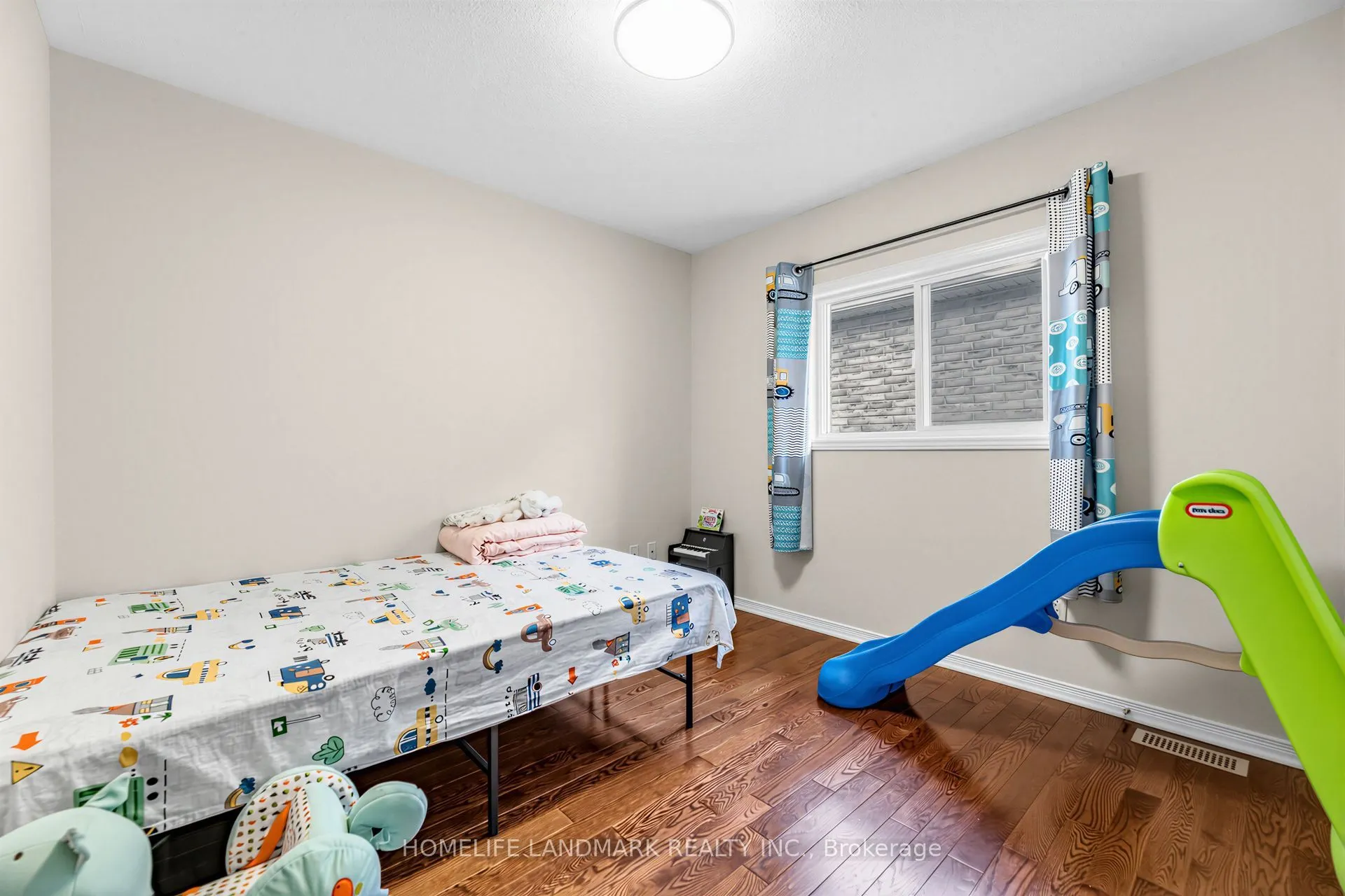 86 Laurier Avenue