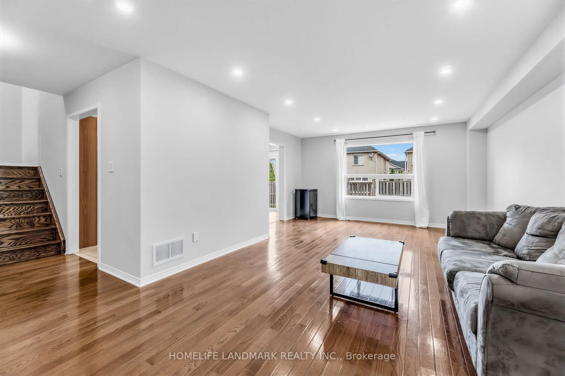 86 Laurier Avenue