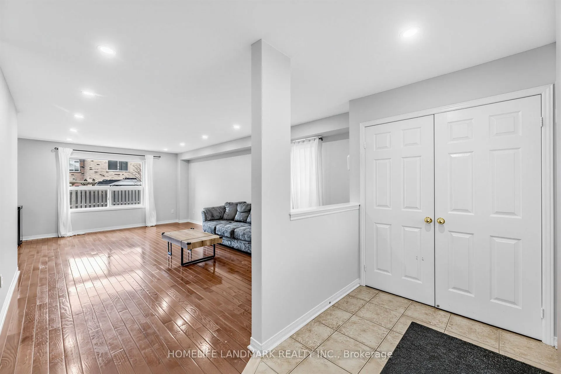 86 Laurier Avenue