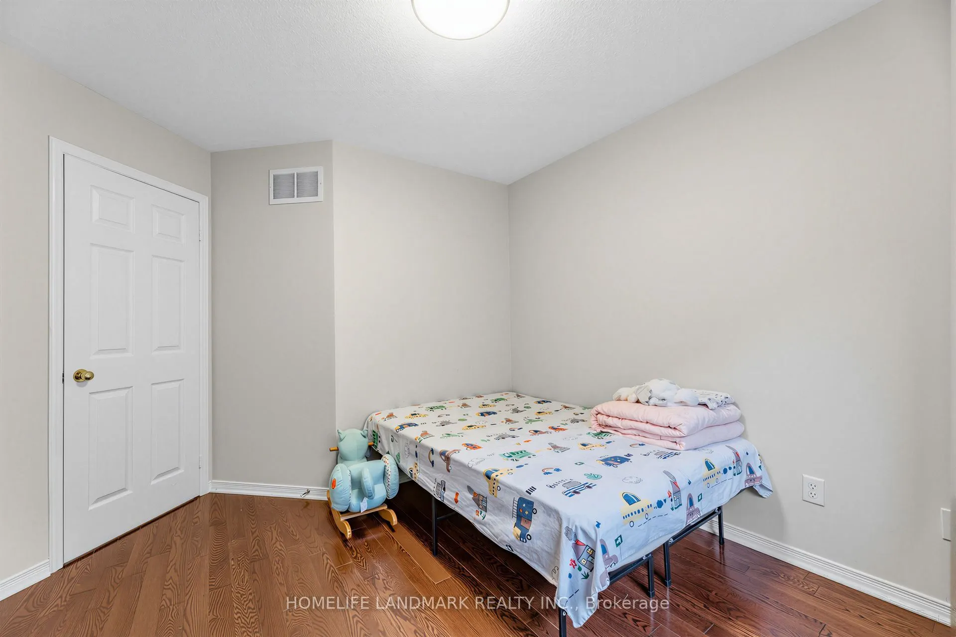 86 Laurier Avenue