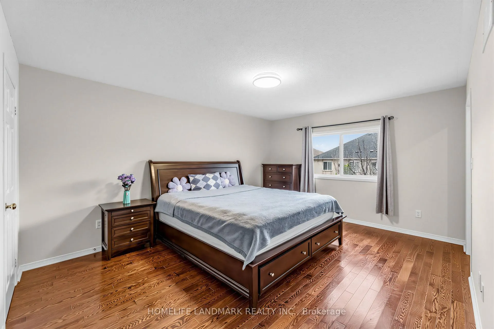 86 Laurier Avenue