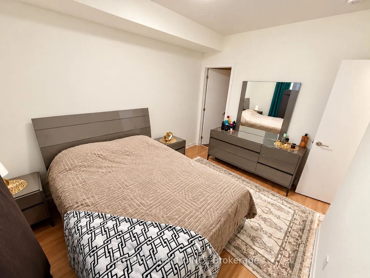 8 David Eyer Road #1225