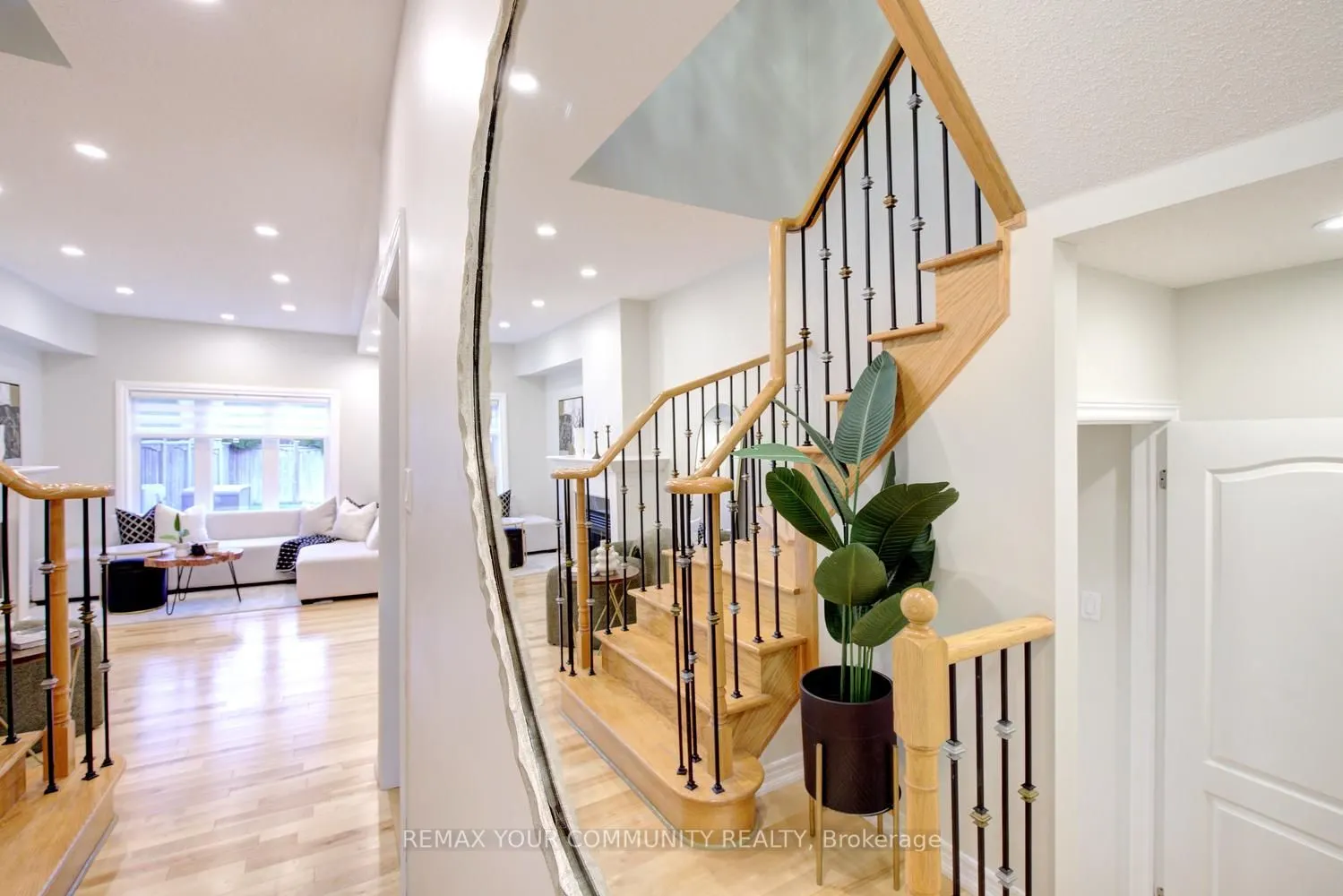 186 Lauderdale Drive