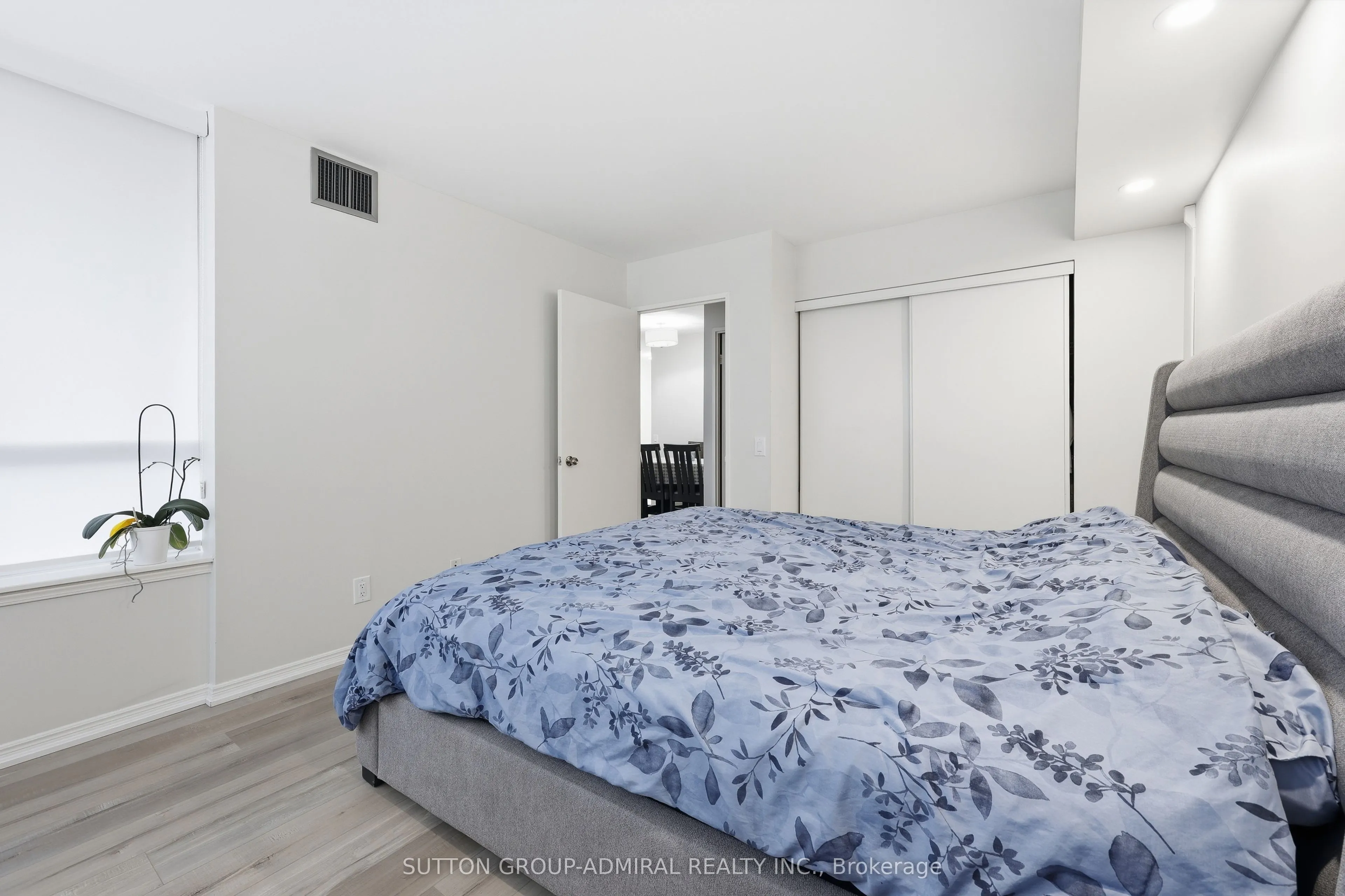 81 Townsgate Drive #211