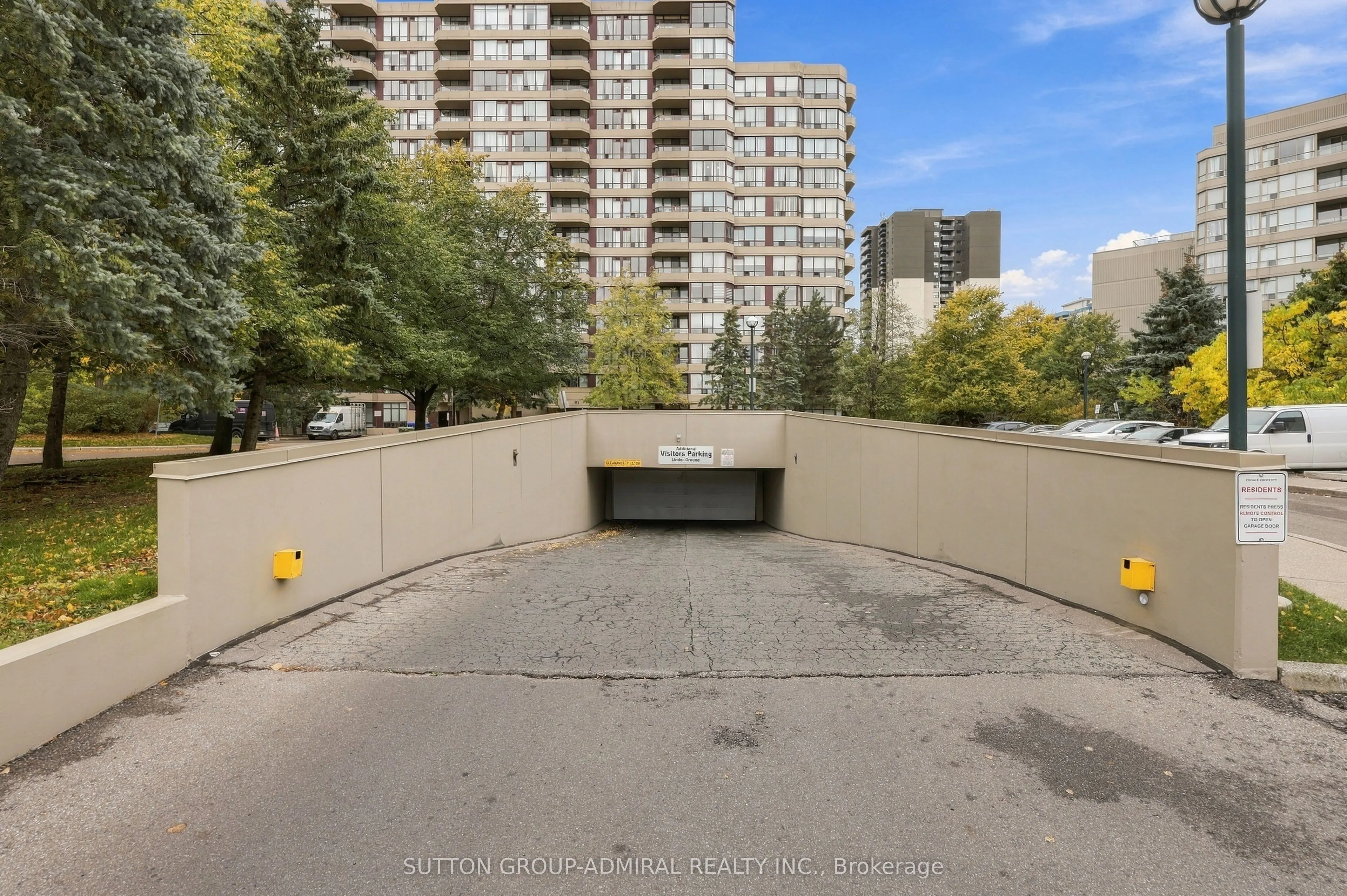 81 Townsgate Drive #211