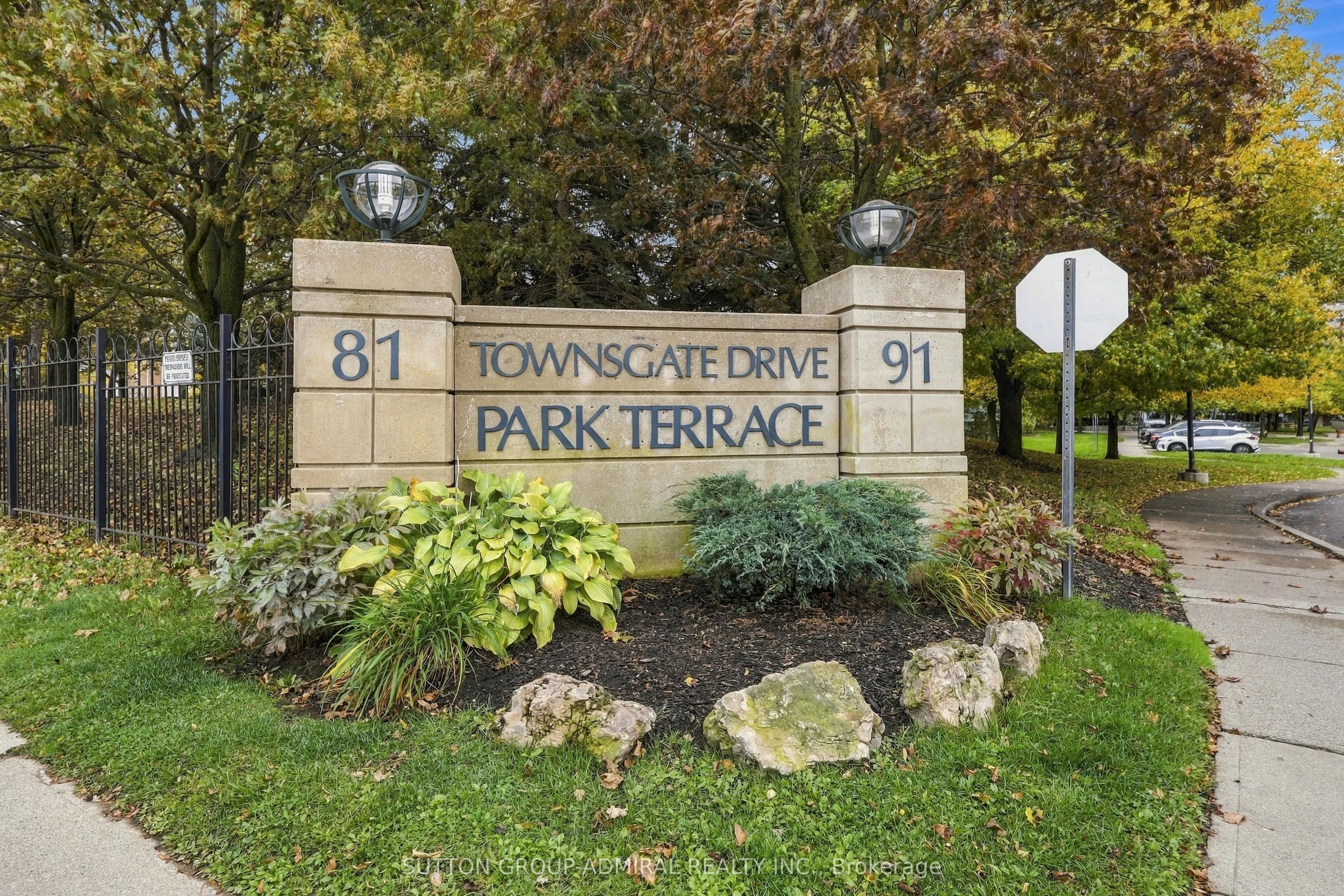 81 Townsgate Drive #211