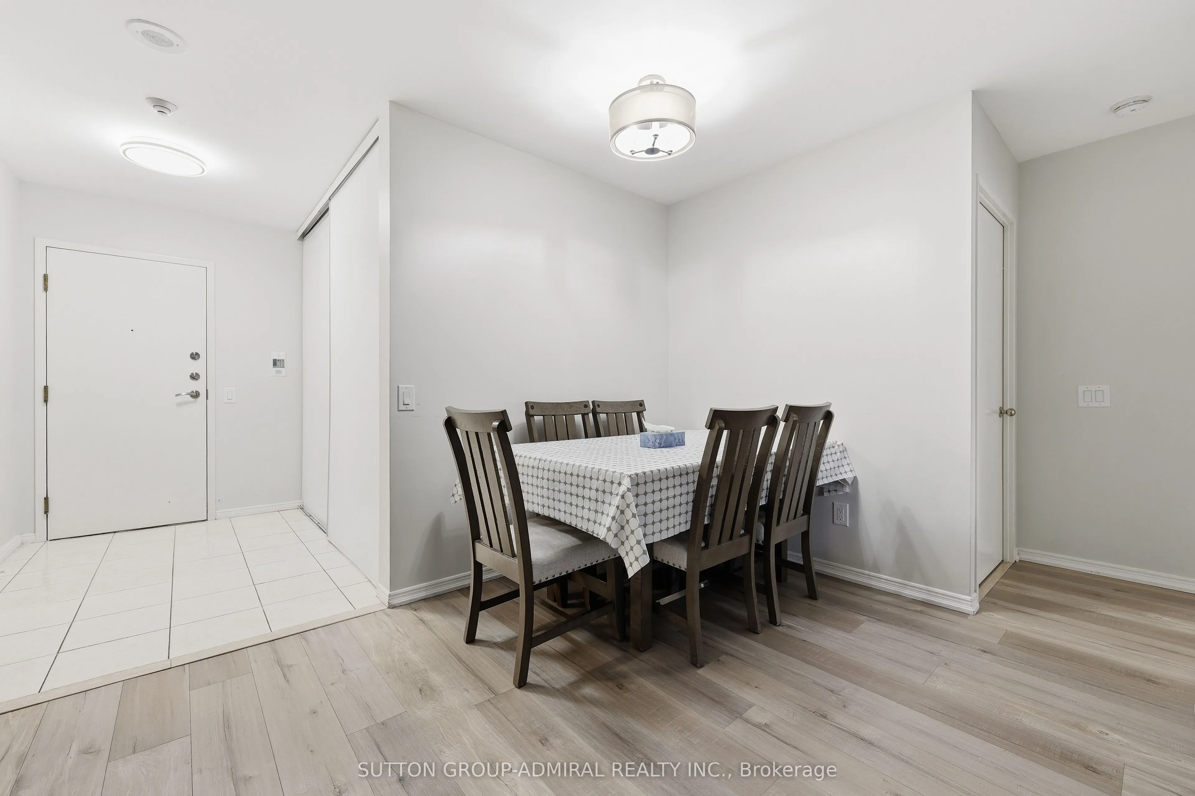 81 Townsgate Drive #211