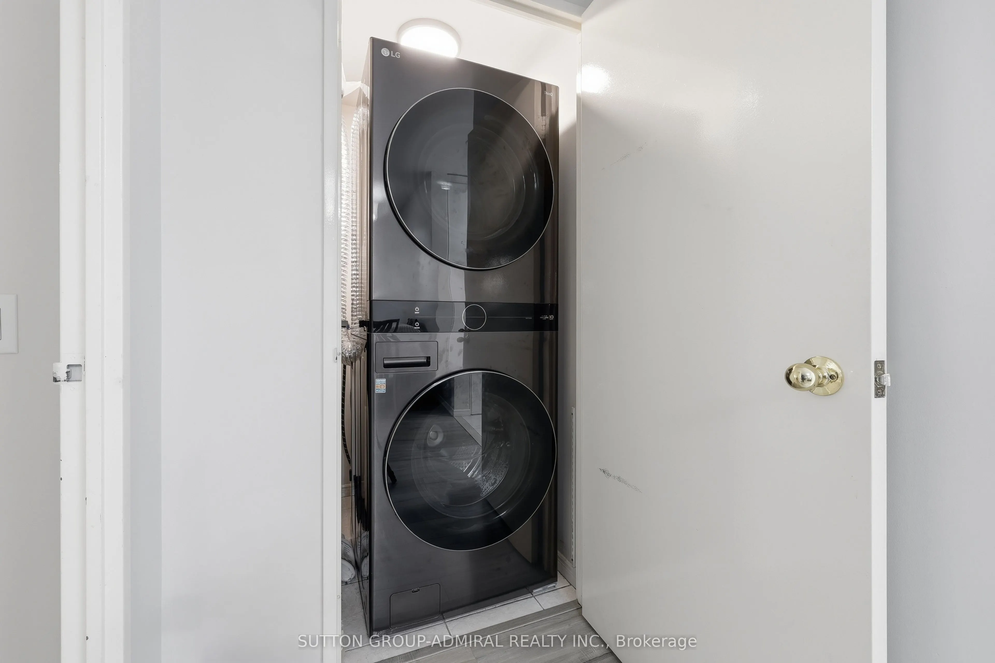 81 Townsgate Drive #211