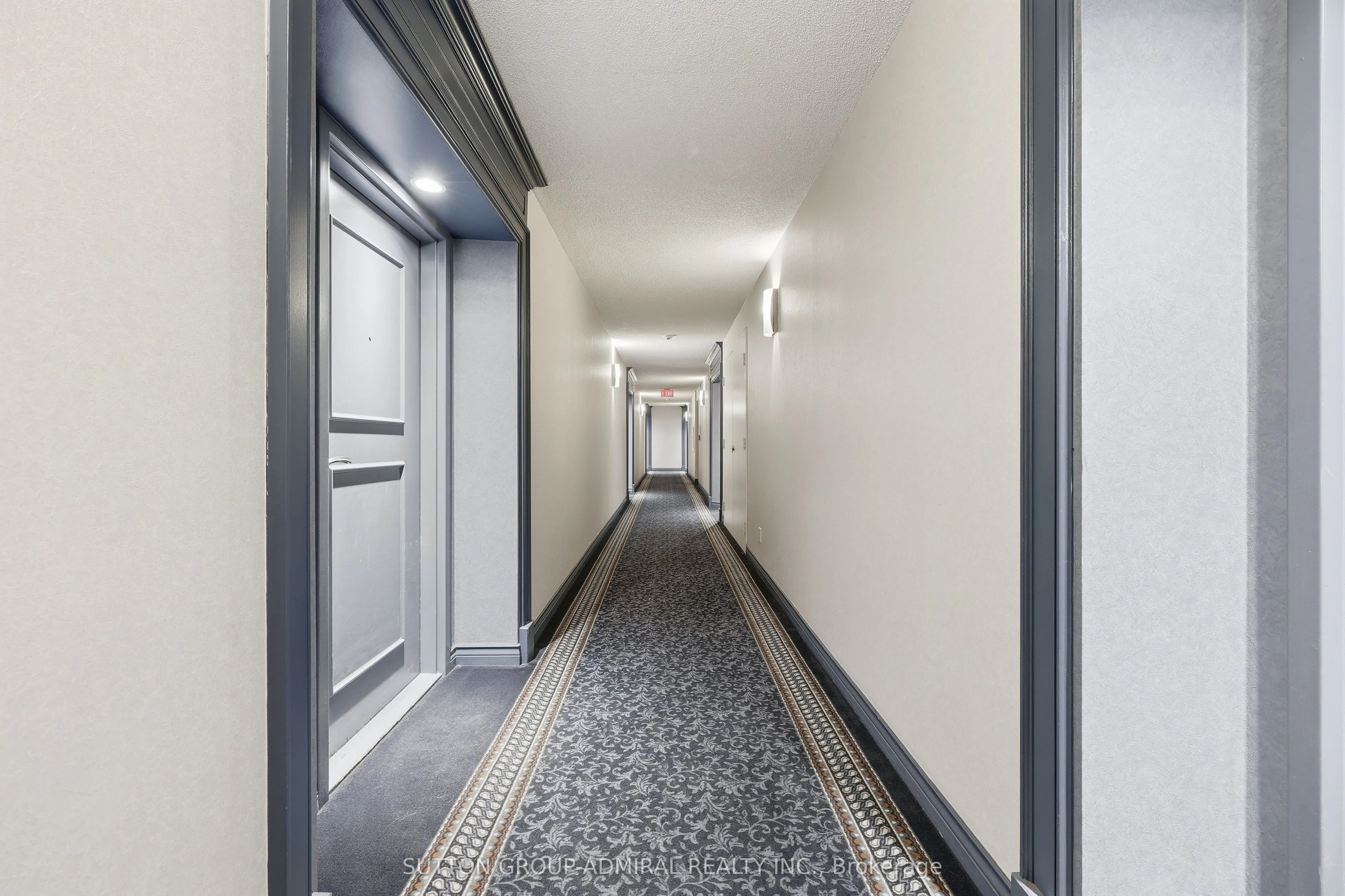 81 Townsgate Drive #211