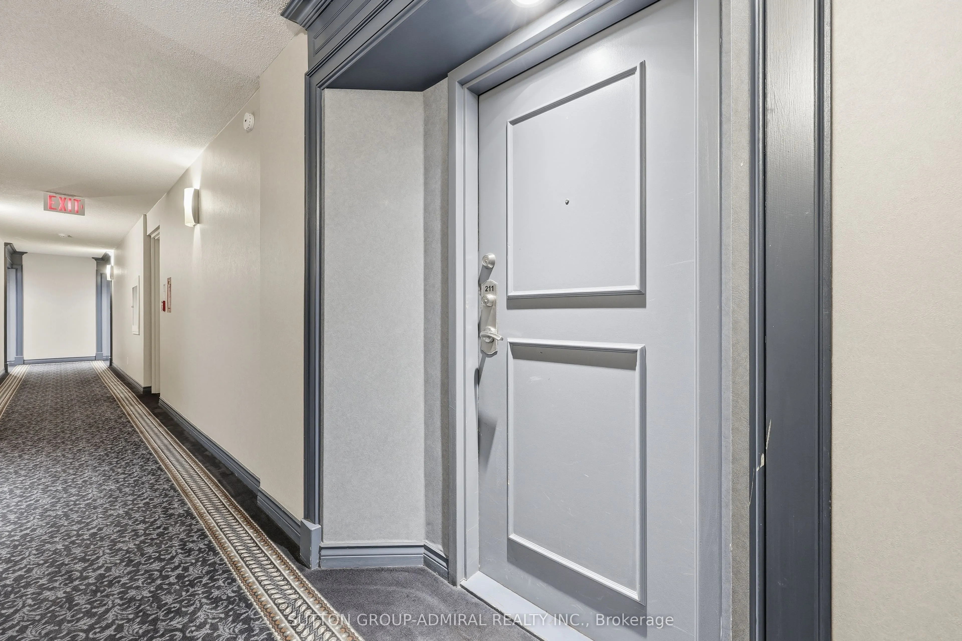 81 Townsgate Drive #211