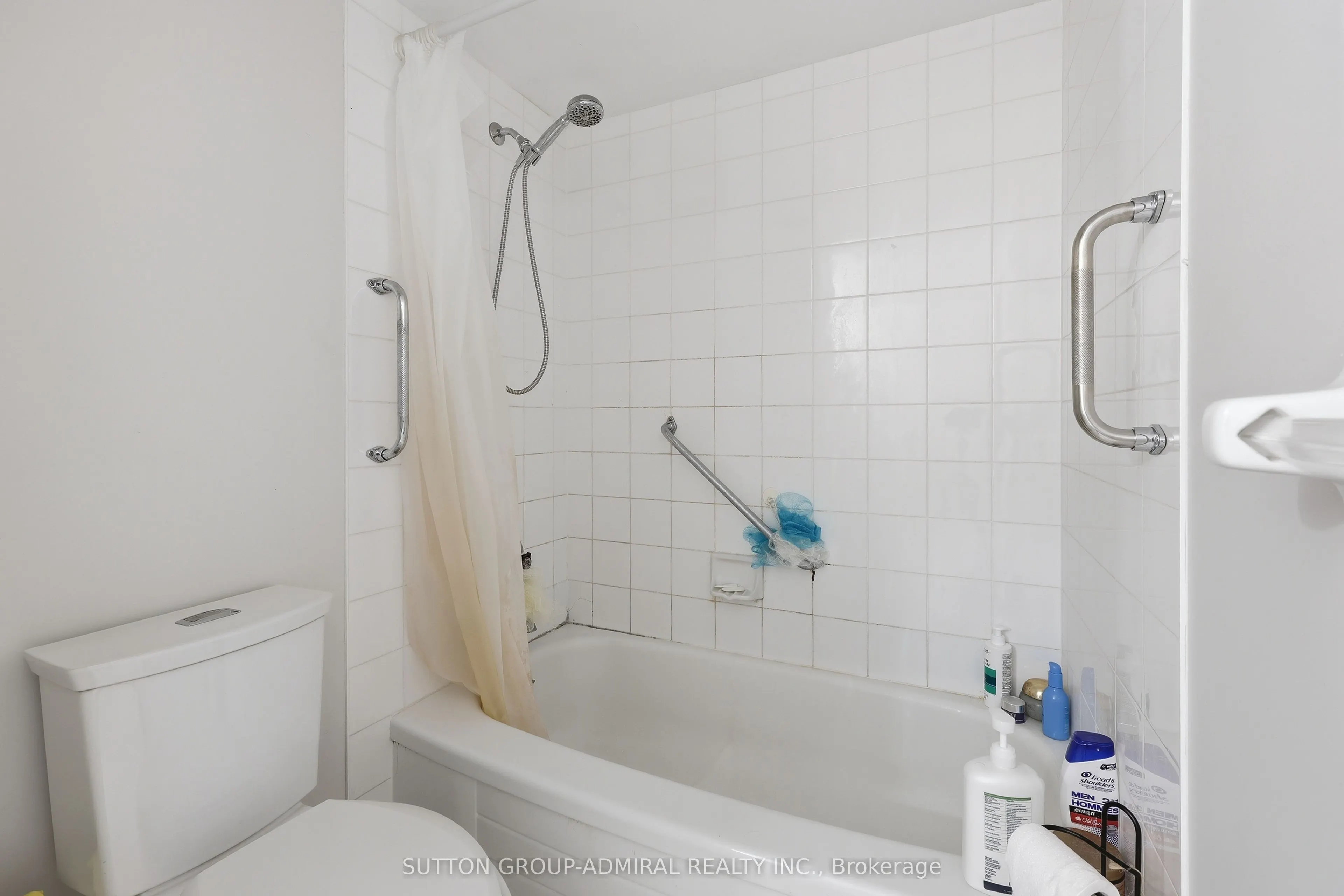 81 Townsgate Drive #211