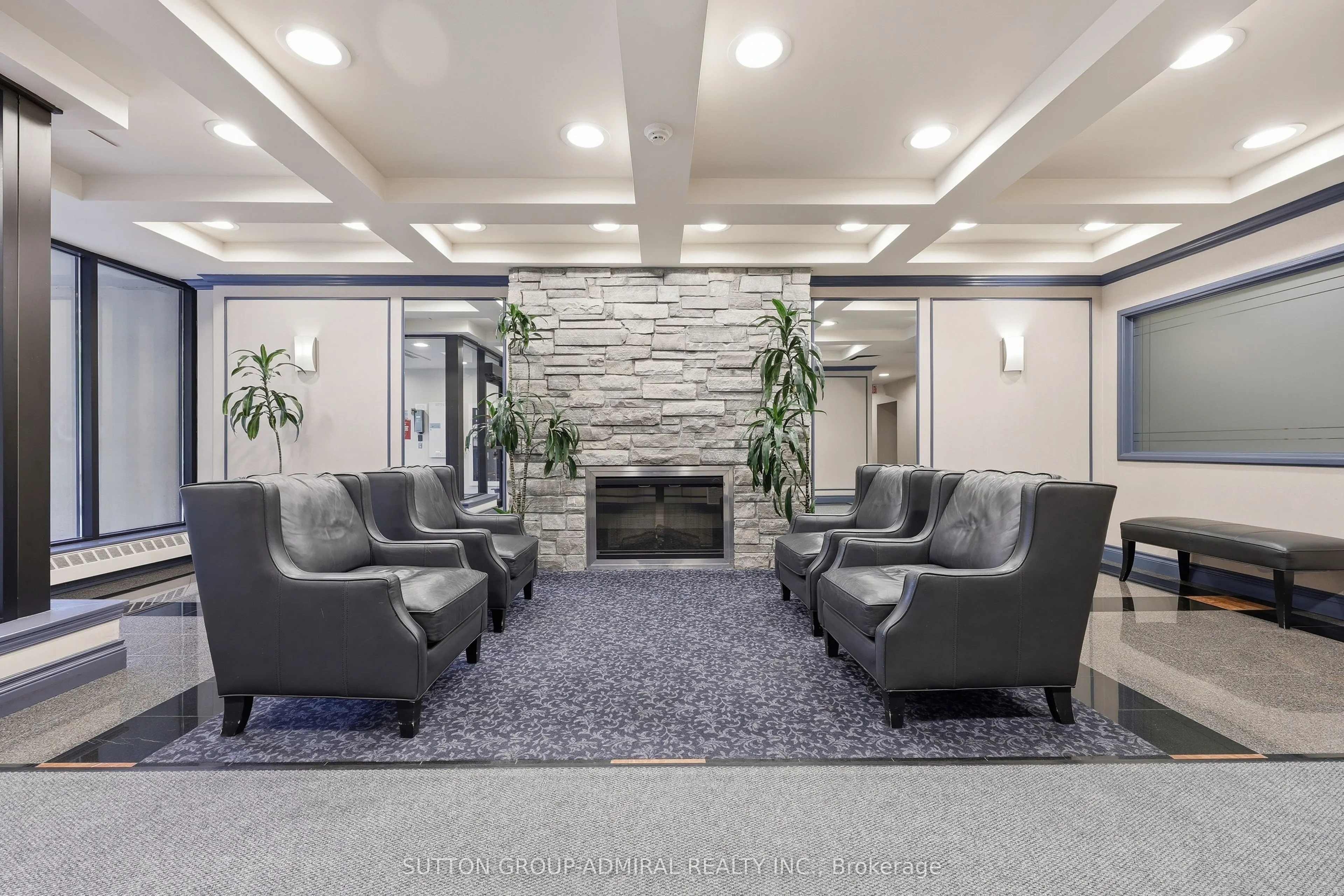 81 Townsgate Drive #211