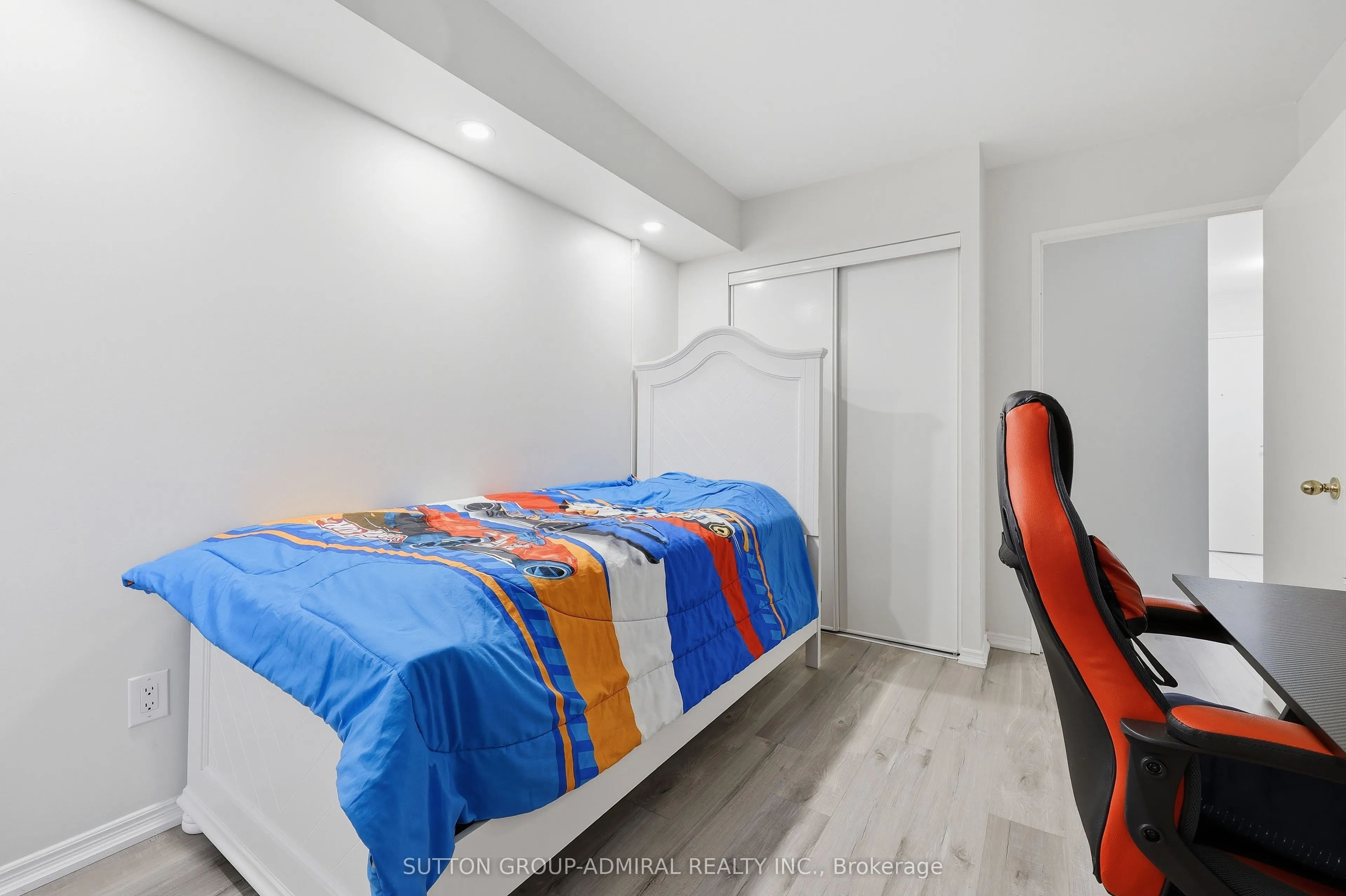 81 Townsgate Drive #211