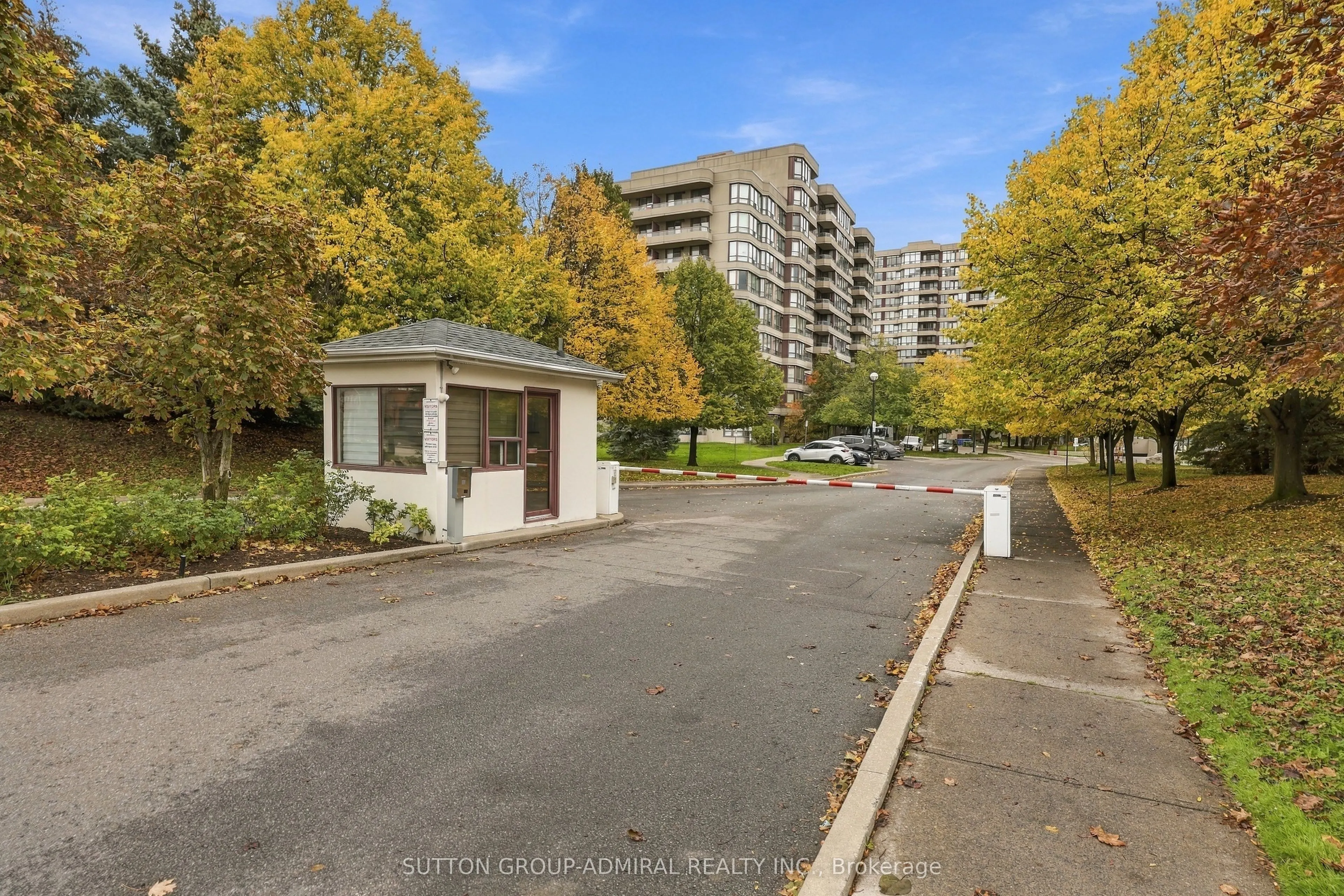 81 Townsgate Drive #211
