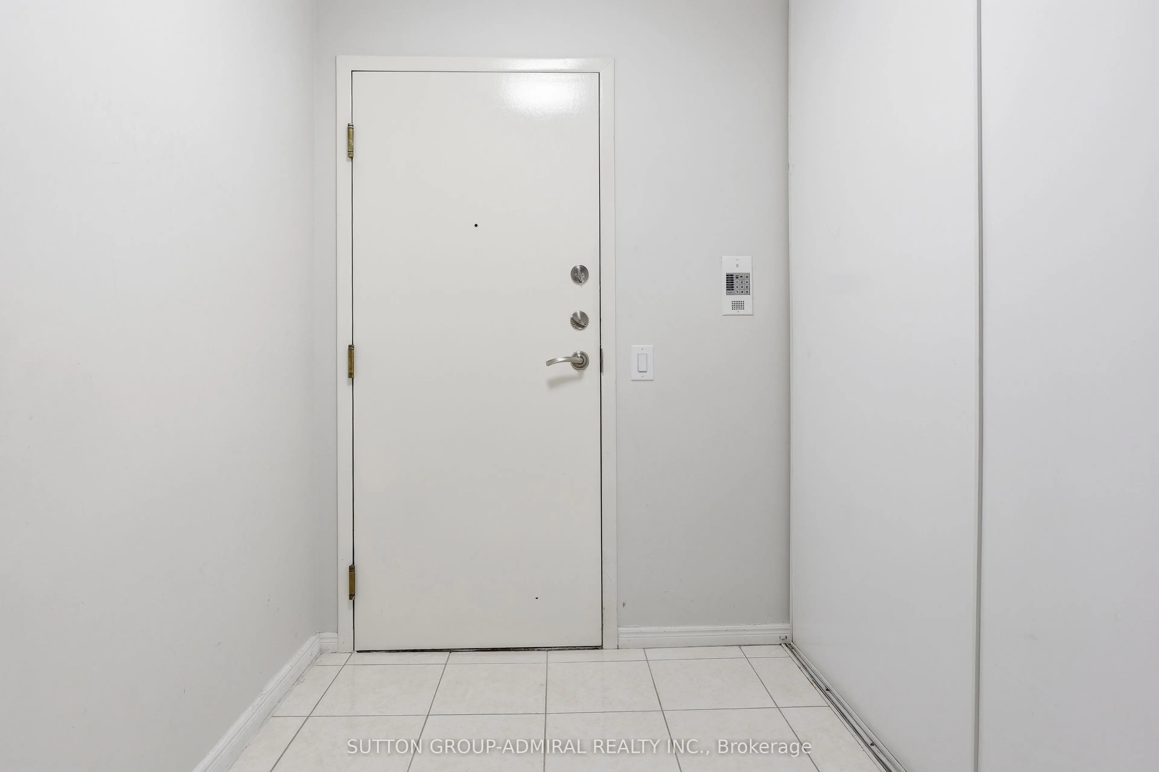 81 Townsgate Drive #211