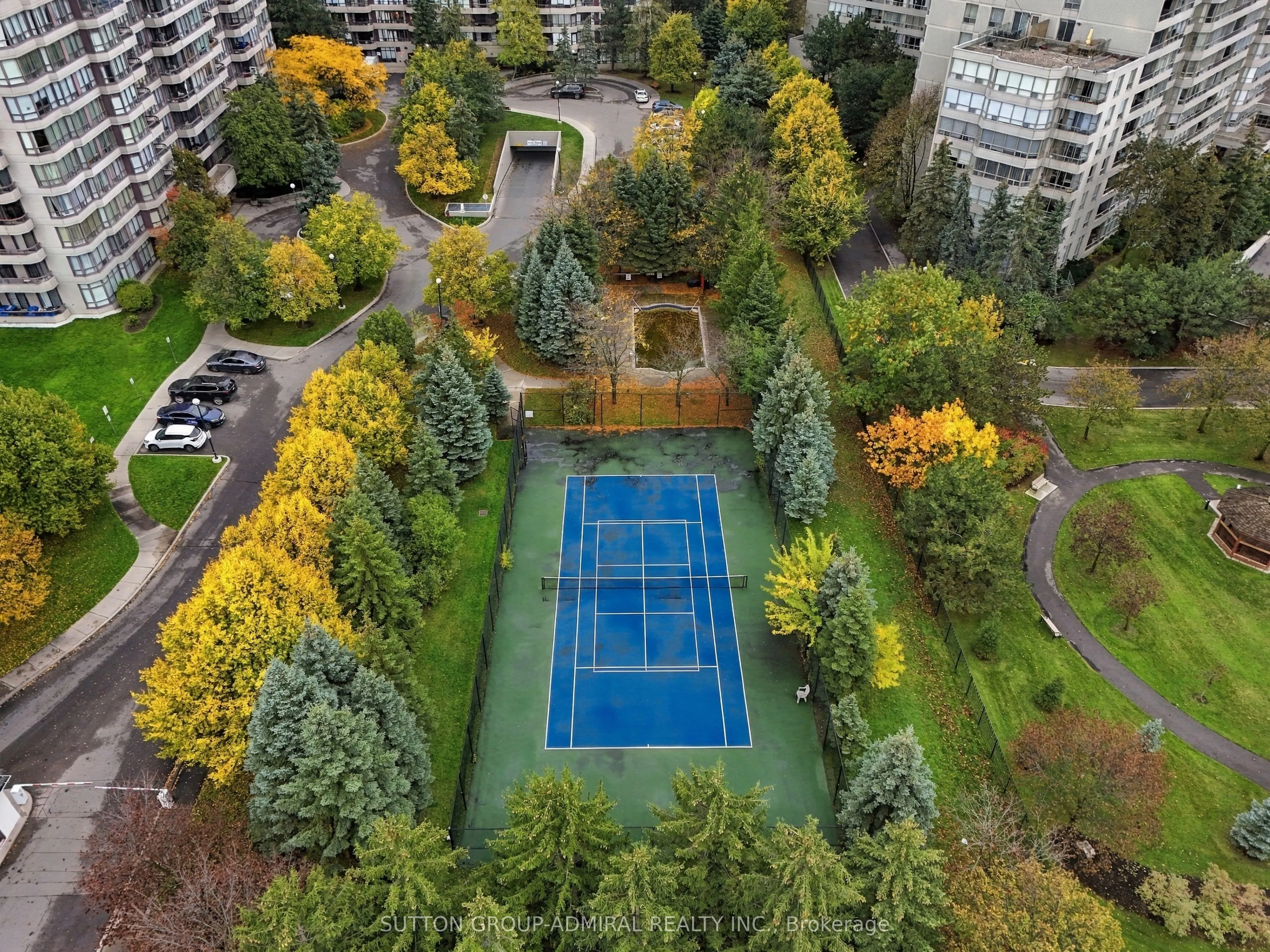 81 Townsgate Drive #211