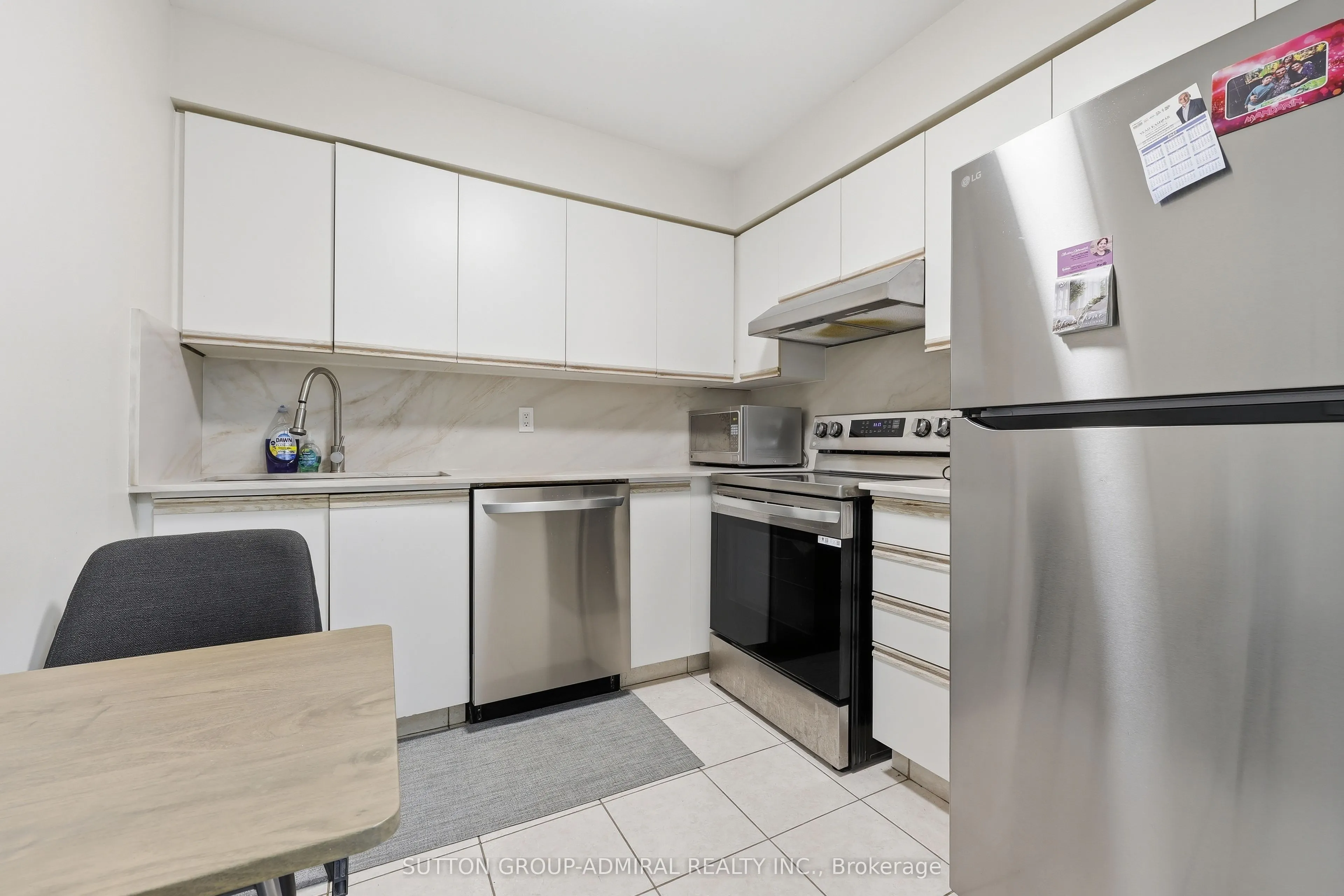 81 Townsgate Drive #211