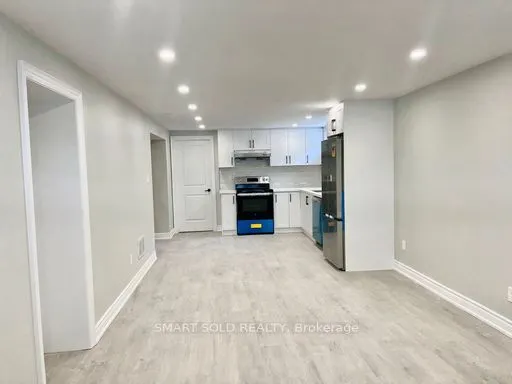 228 Silverbirch Drive #Lower