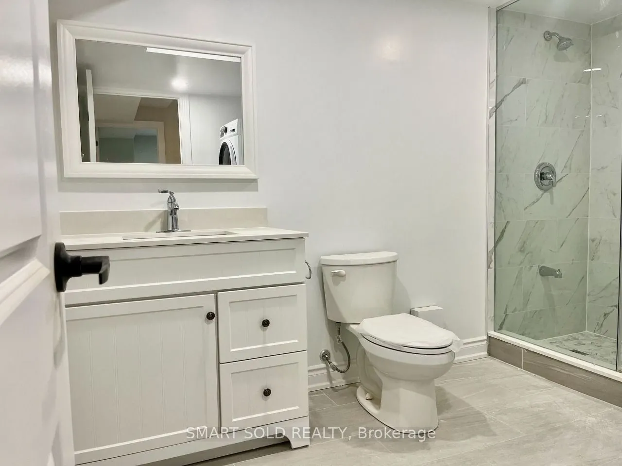 228 Silverbirch Drive #Lower