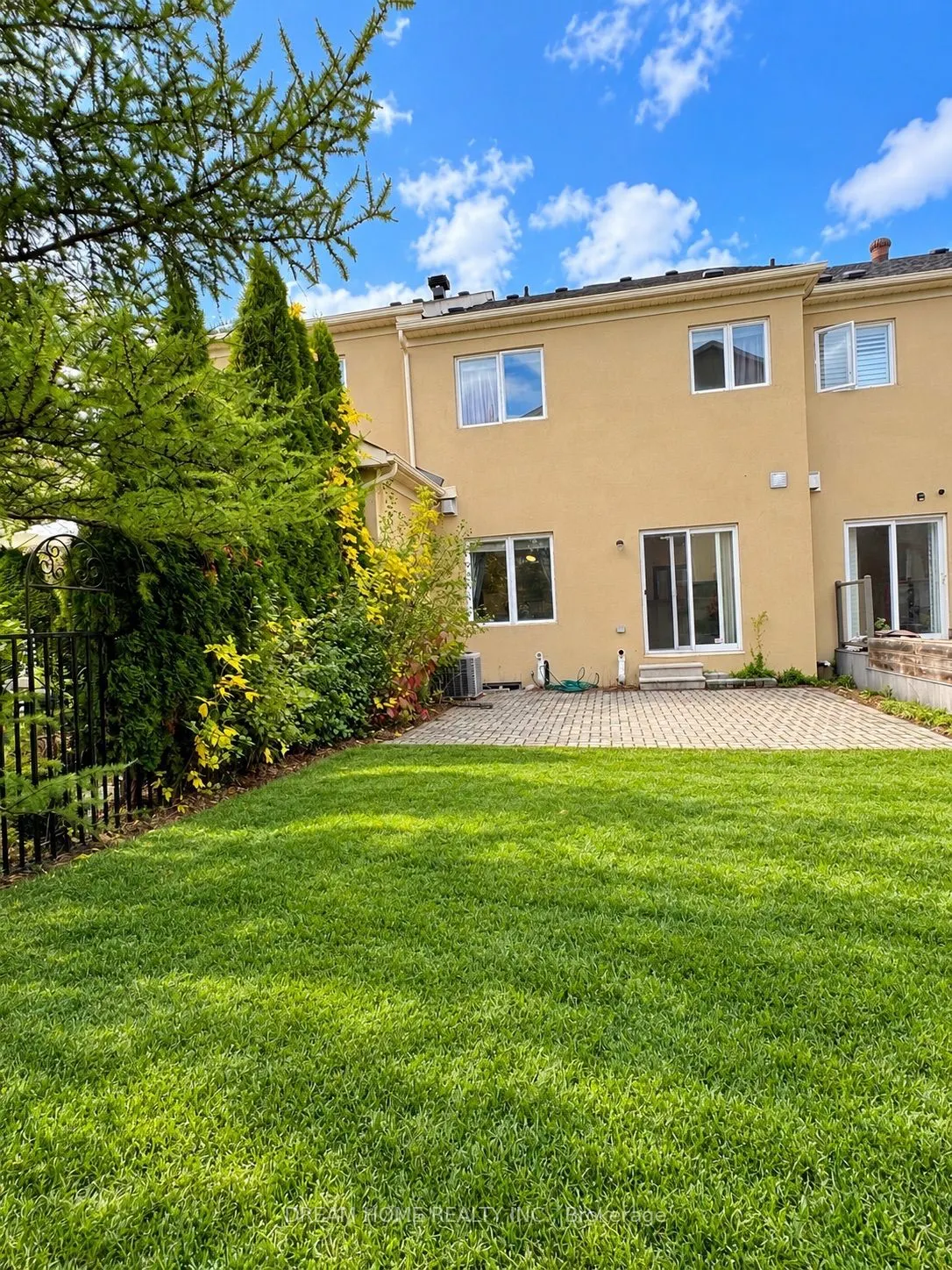 19 Rustic Avenue