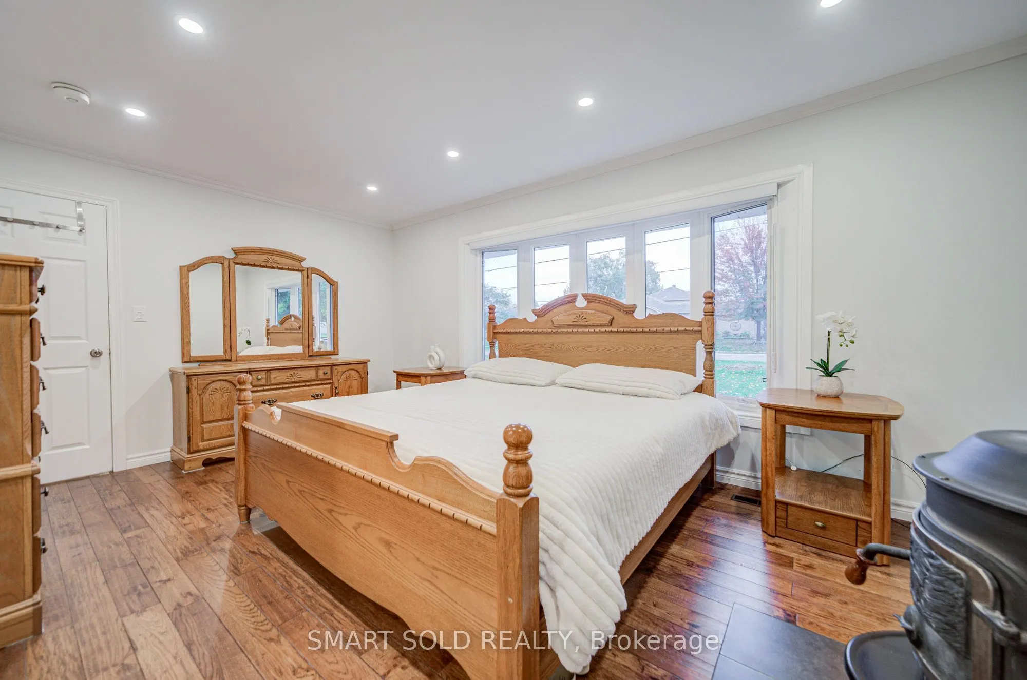 66 Lakeland Crescent