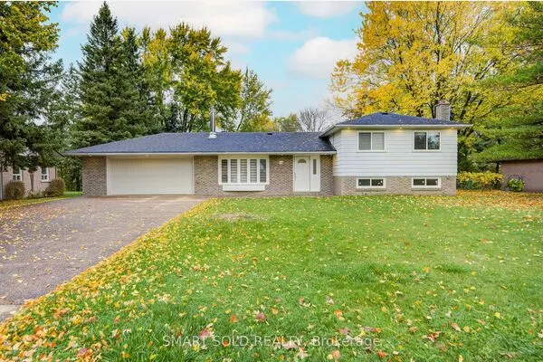 66 Lakeland Crescent