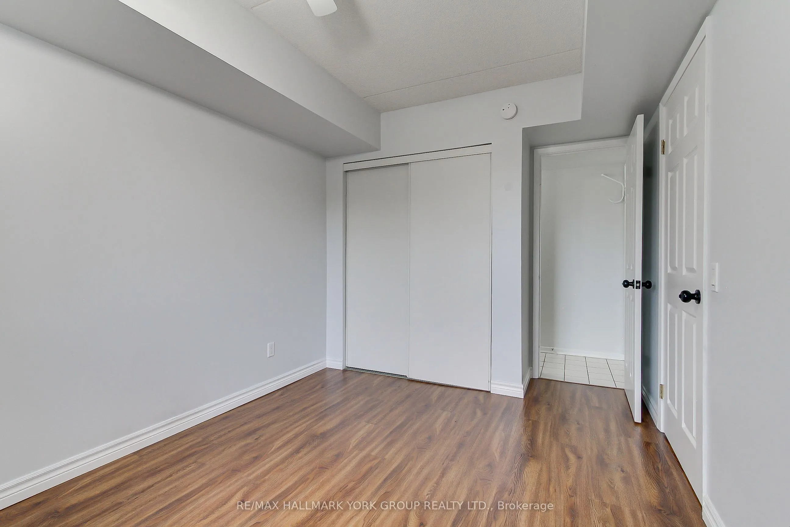160 WELLINGTON Street E #304