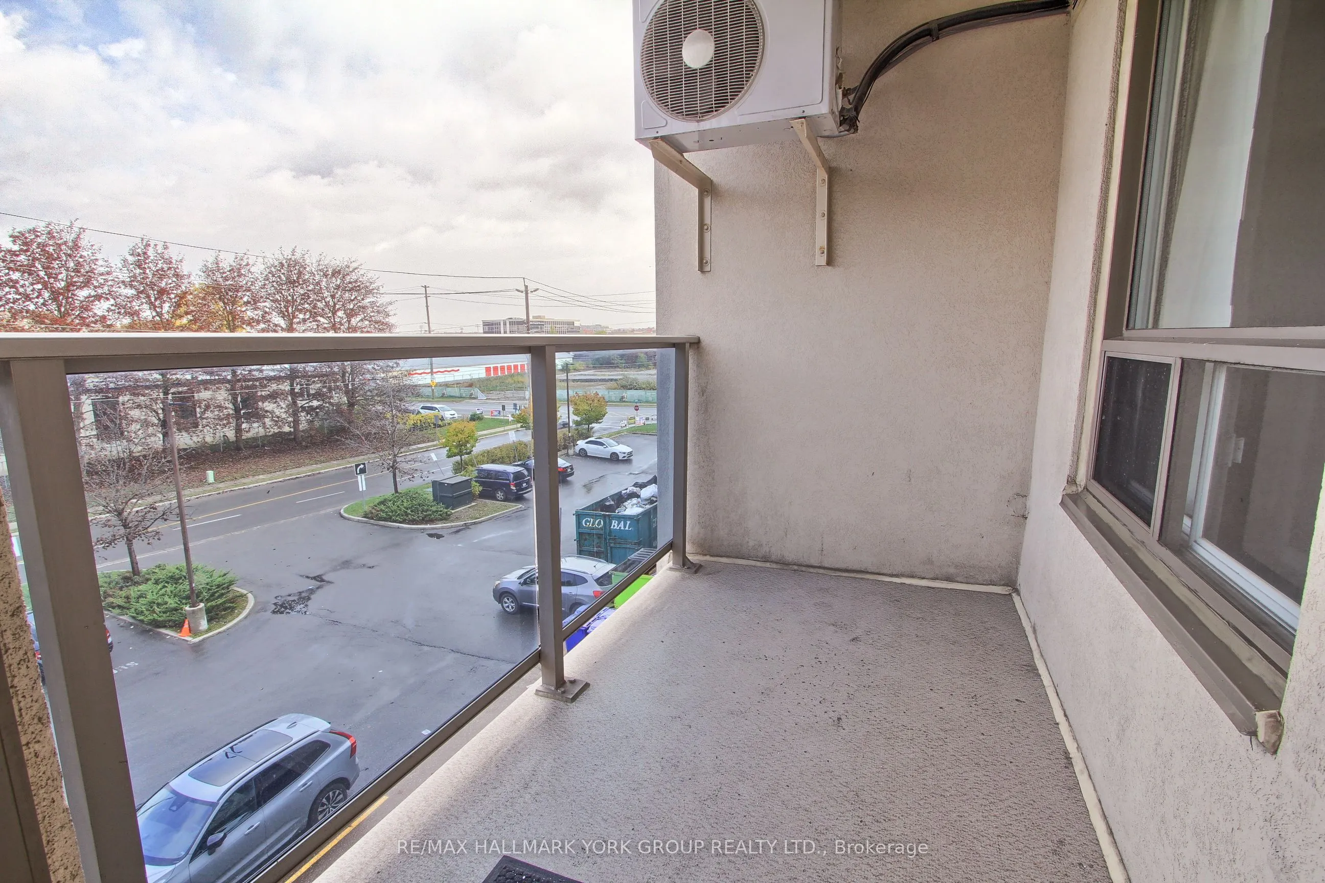 160 WELLINGTON Street E #304