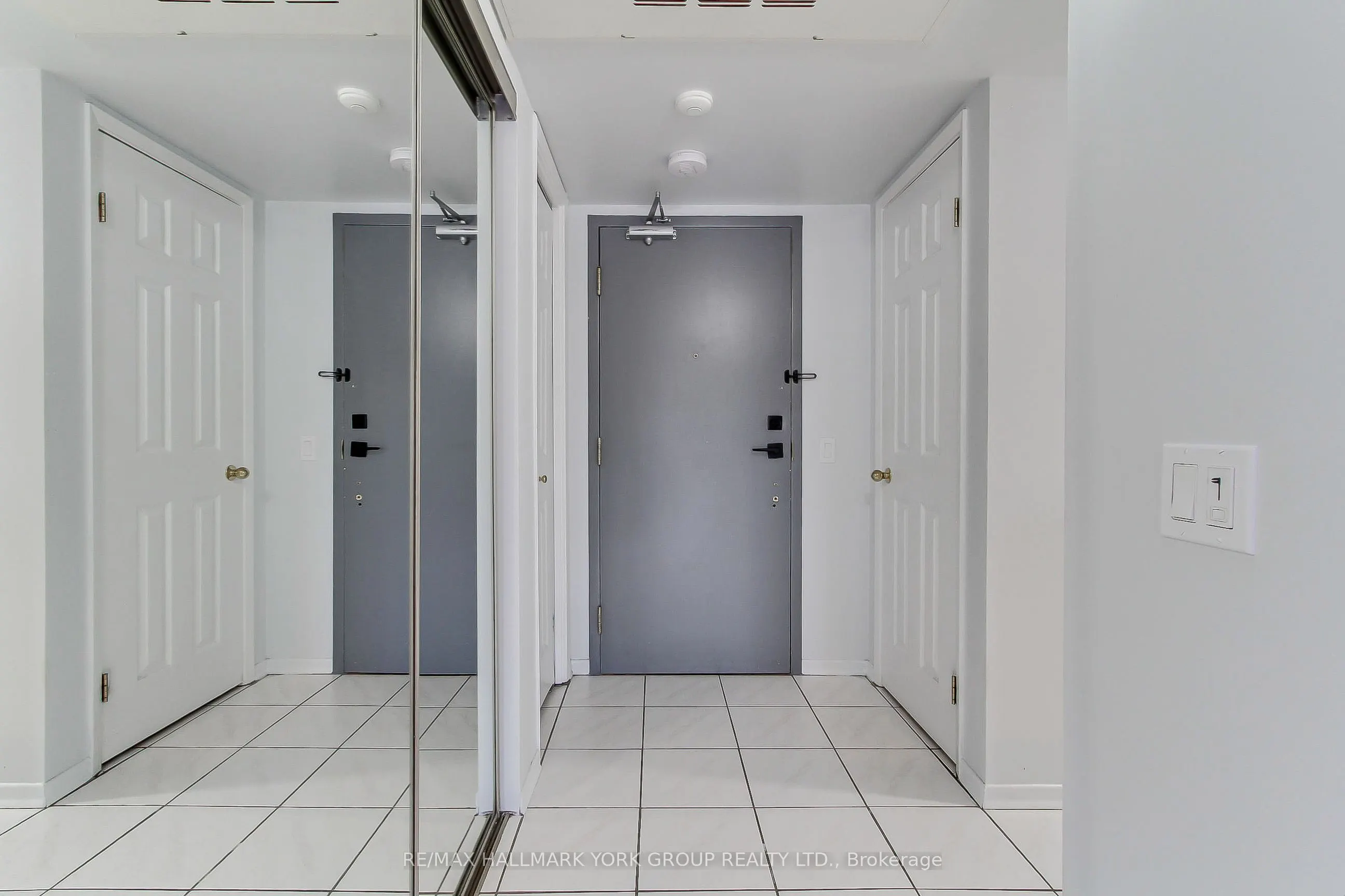 160 WELLINGTON Street E #304