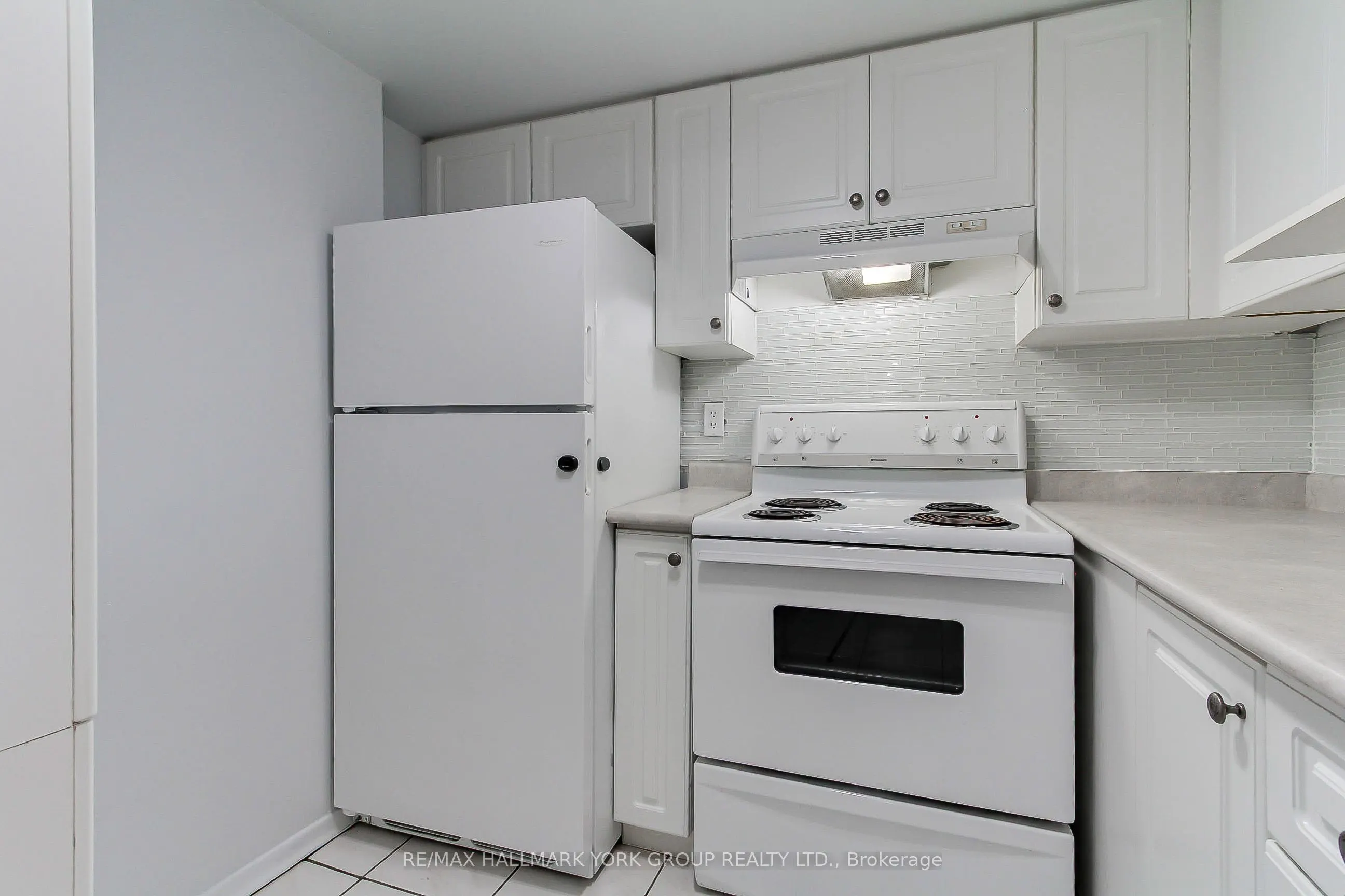 160 WELLINGTON Street E #304