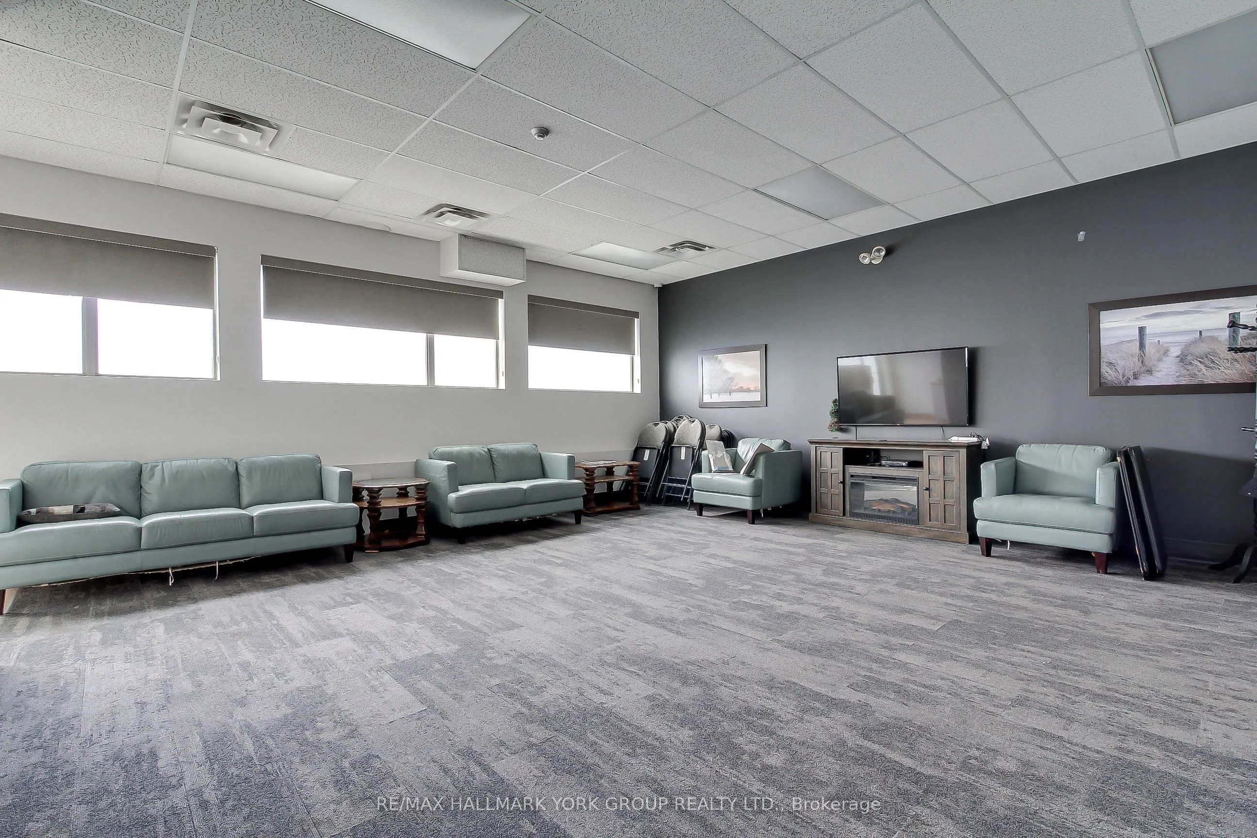 160 WELLINGTON Street E #304