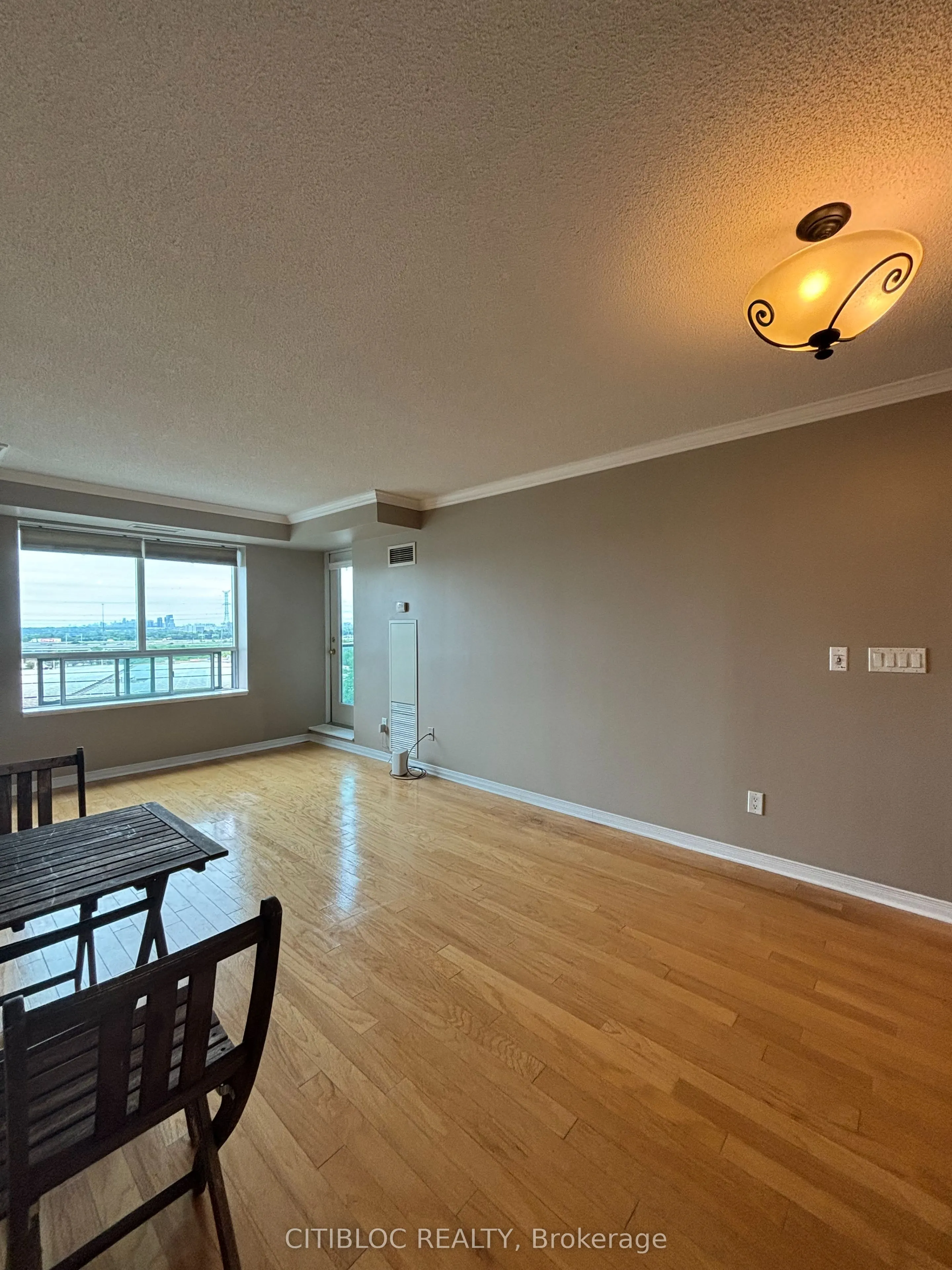 23 Oneida Crescent #708