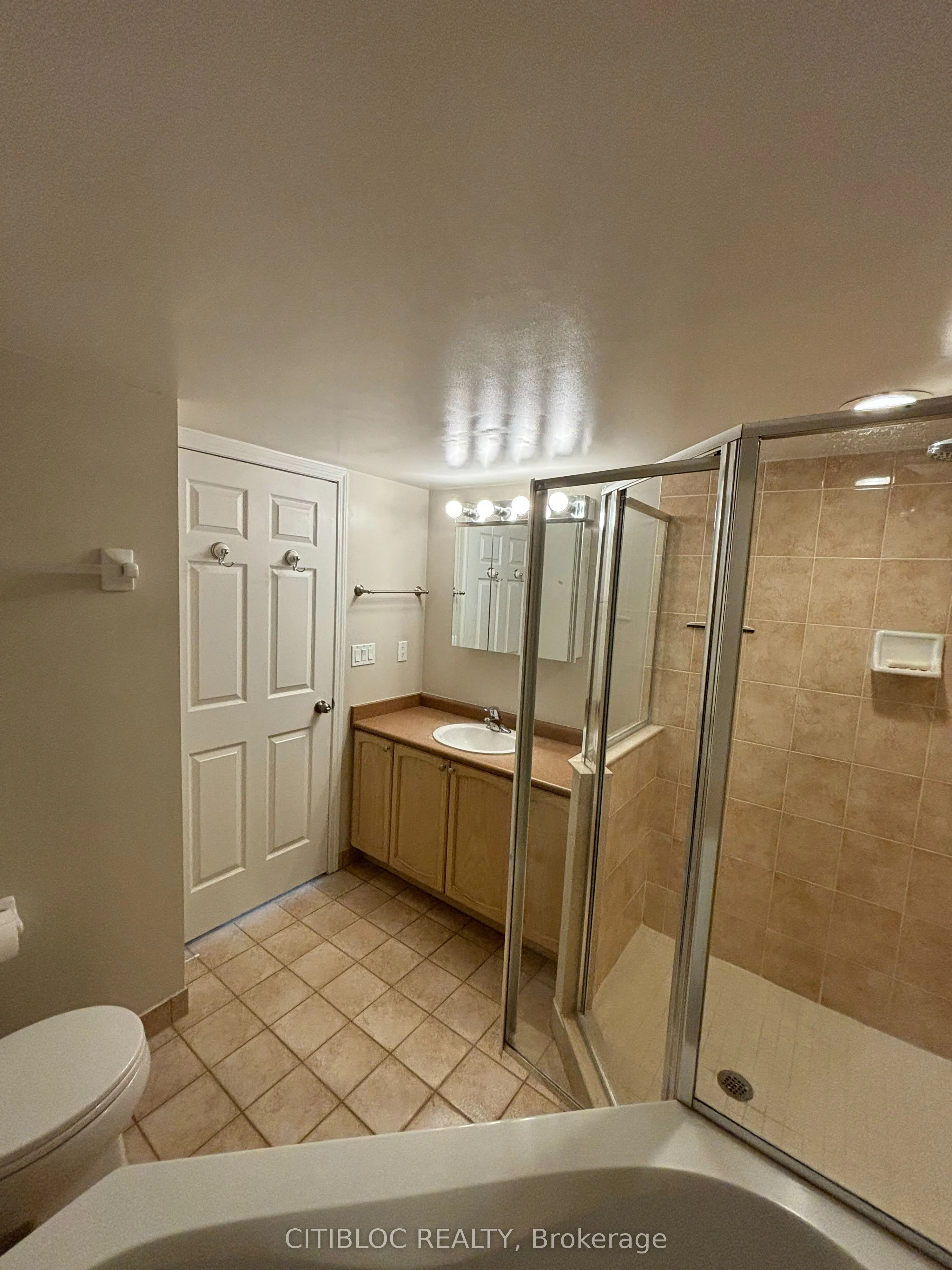 23 Oneida Crescent #708