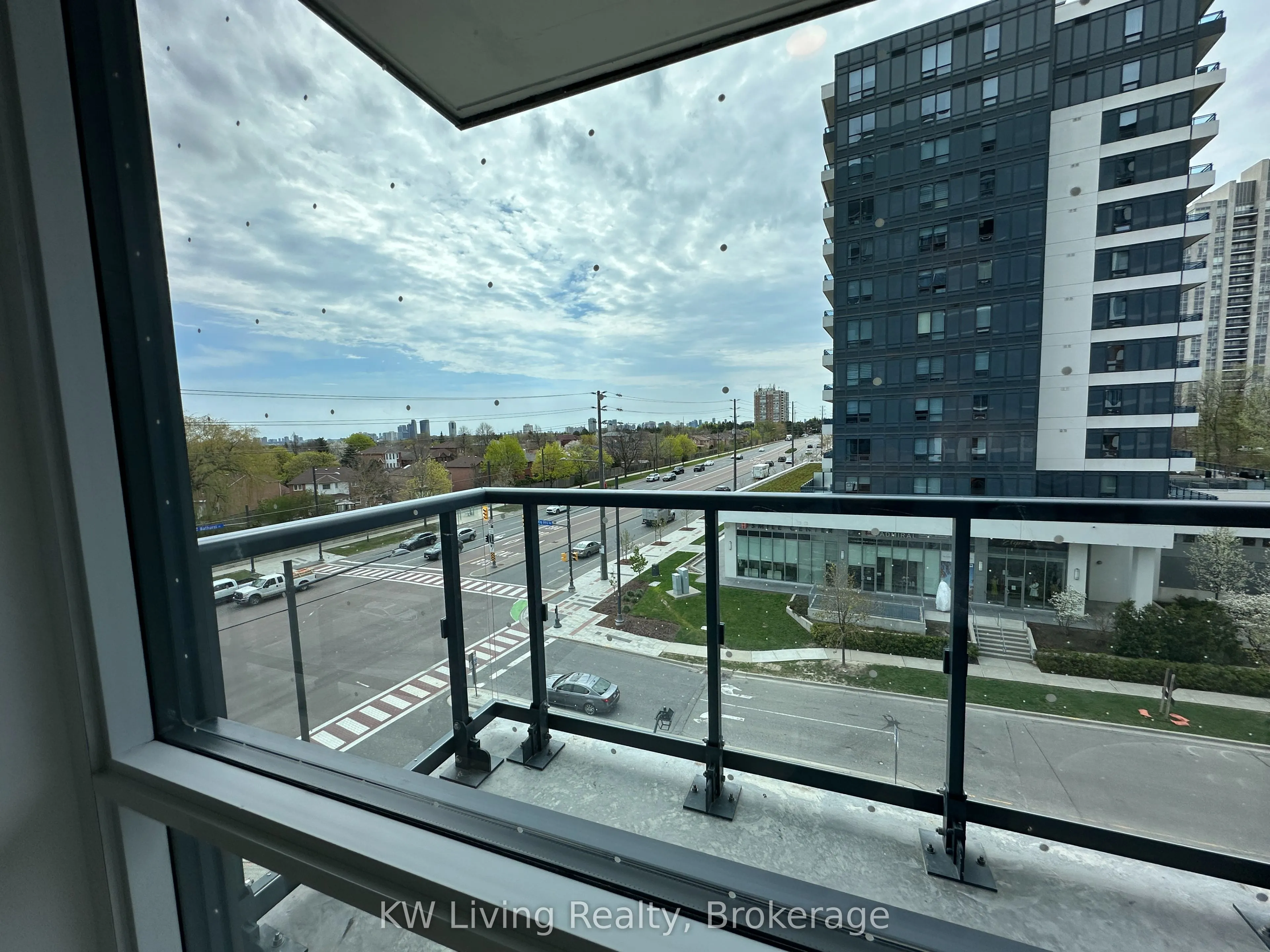 7950 Bathurst Street #517