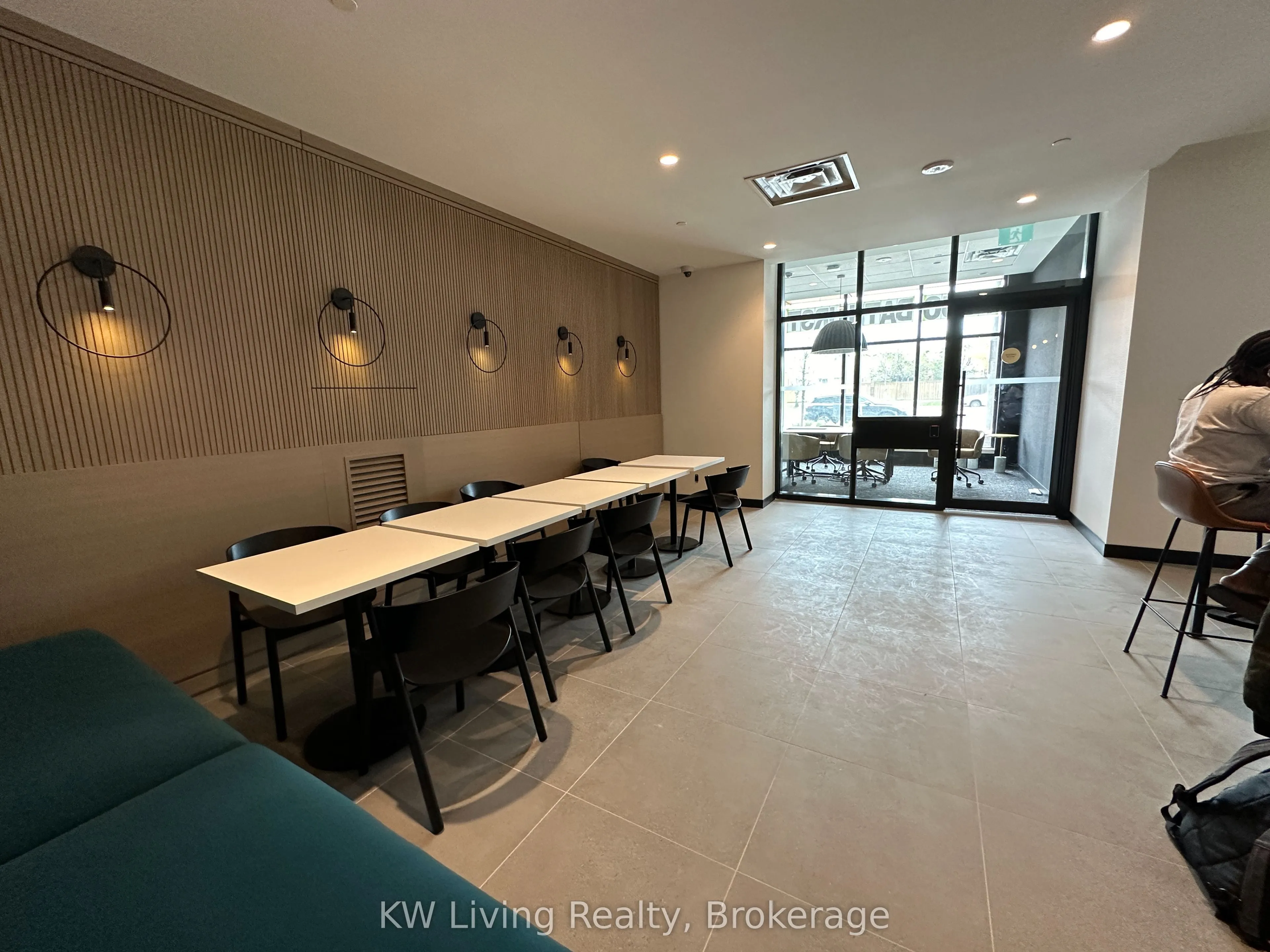 7950 Bathurst Street #517