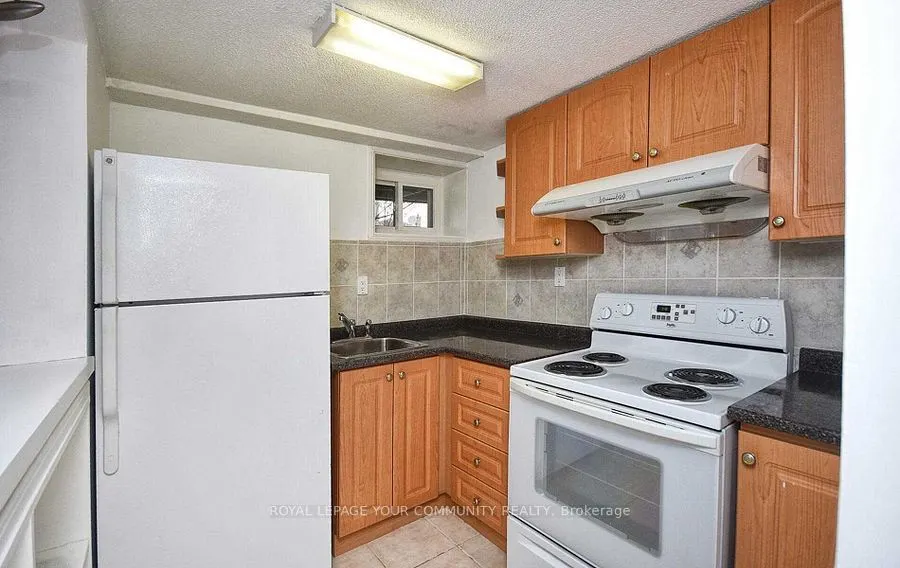 25 Rockport Crescent #Lower