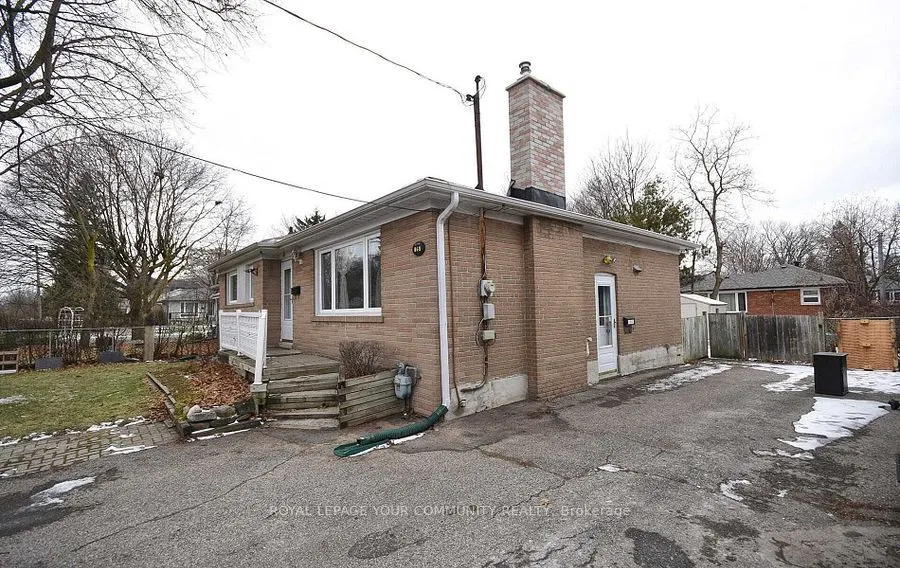 25 Rockport Crescent #Lower