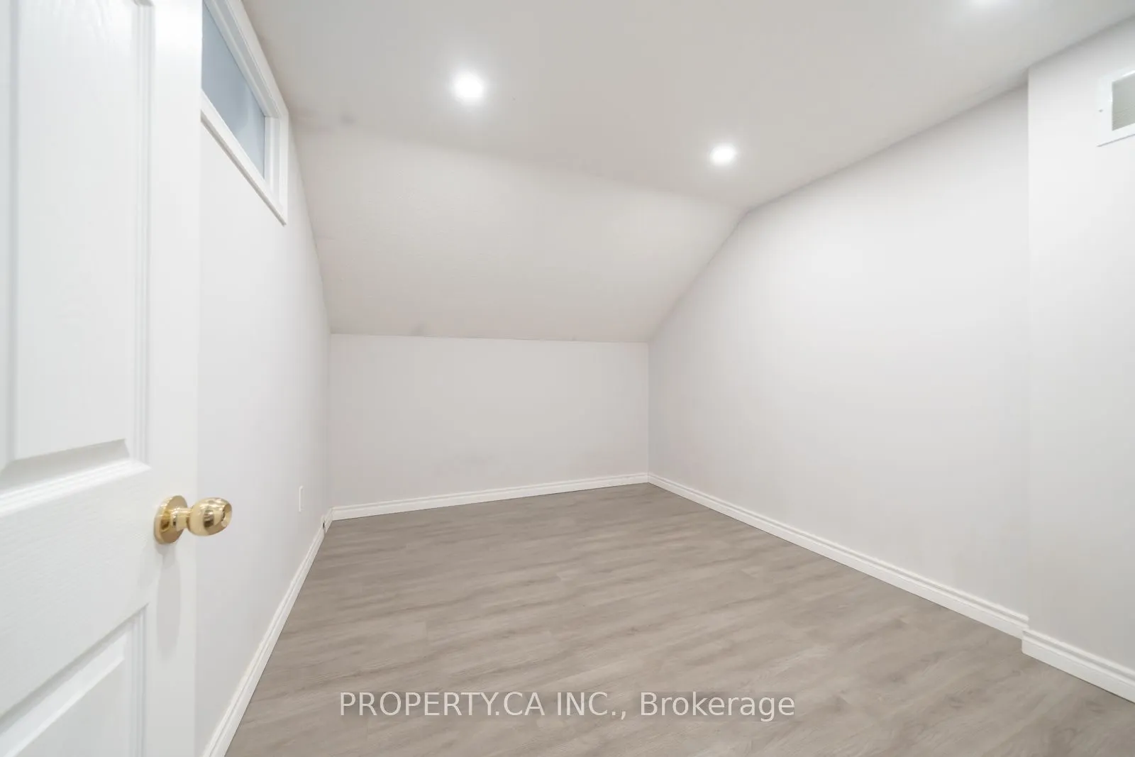 15 Cornell Meadows Avenue #A206