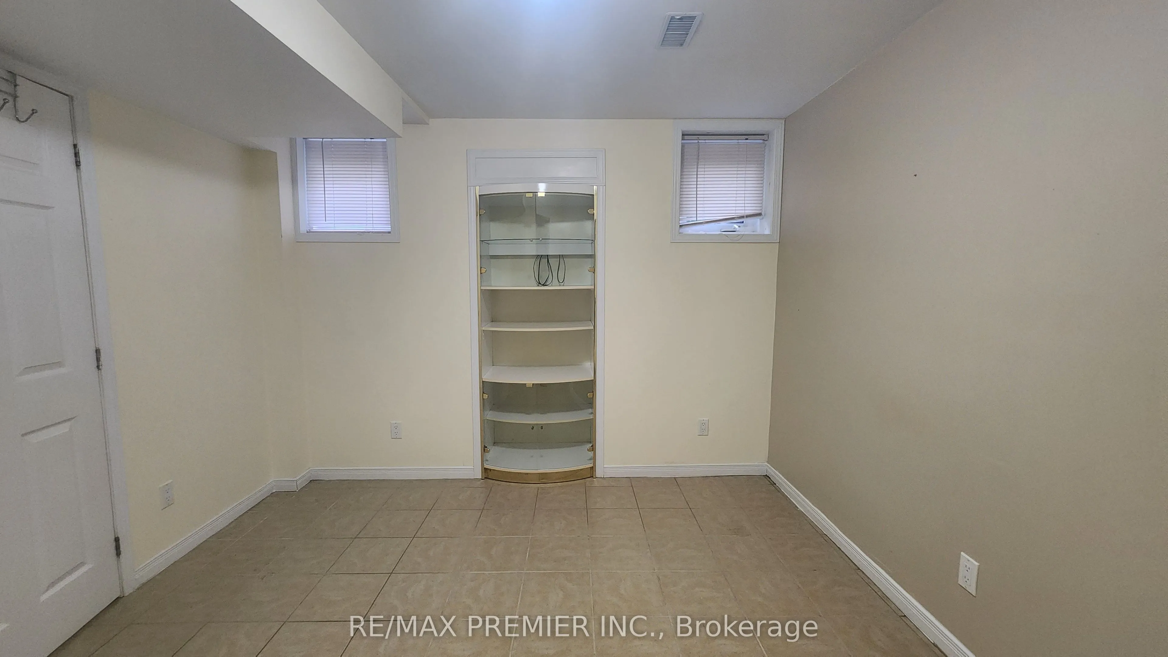 14A Oxbow Court #BASEMENT
