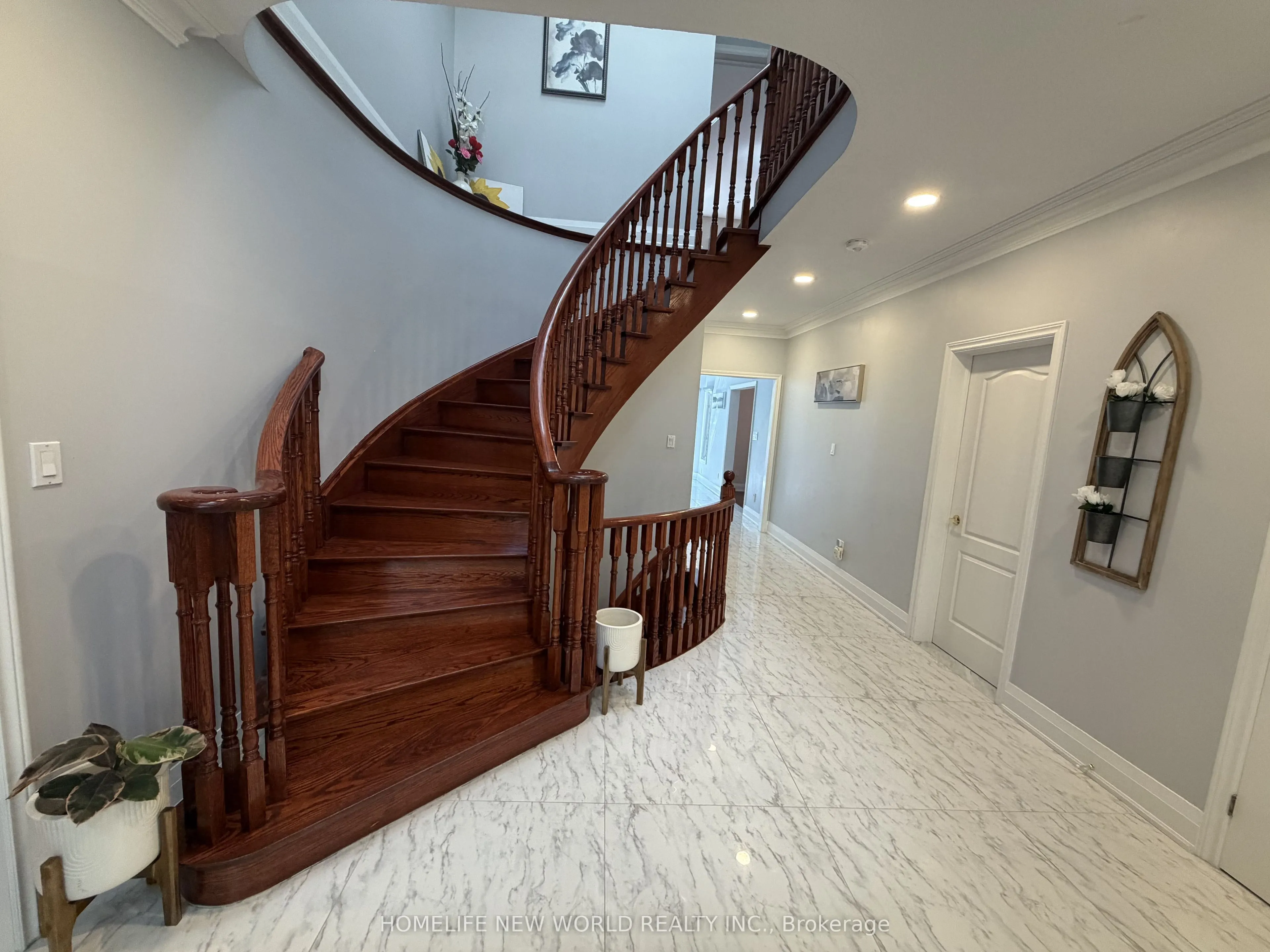 63A Roosevelt Drive #(UPPER)