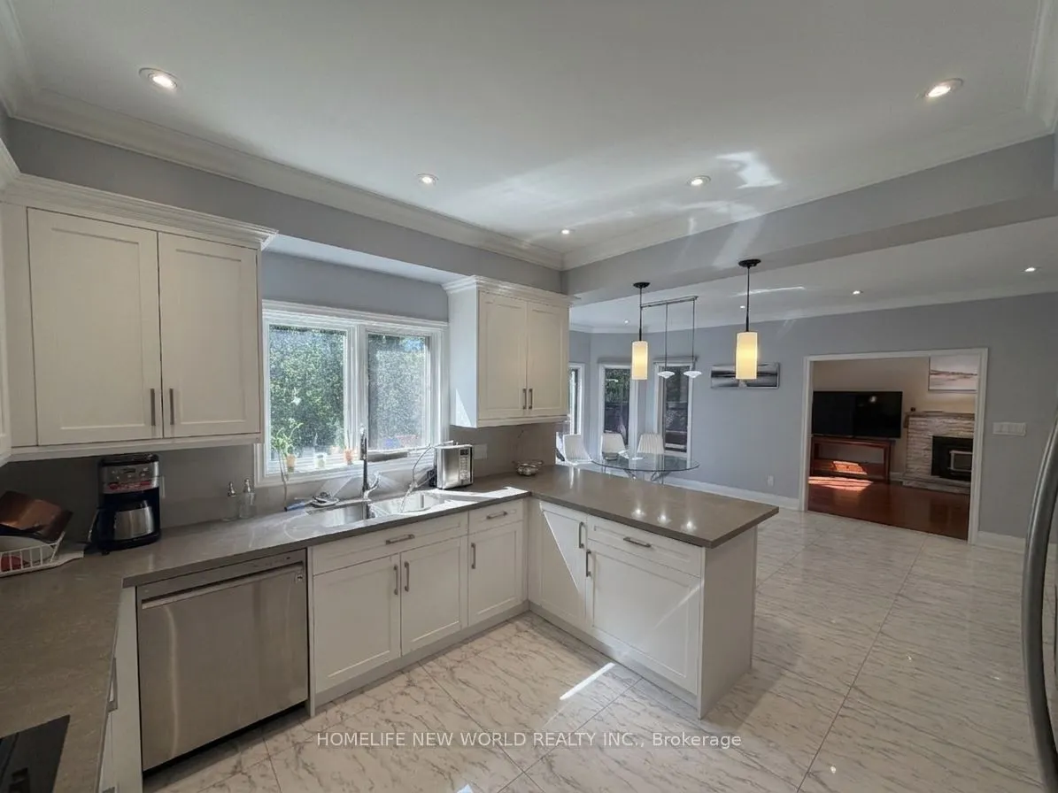 63A Roosevelt Drive #(UPPER)