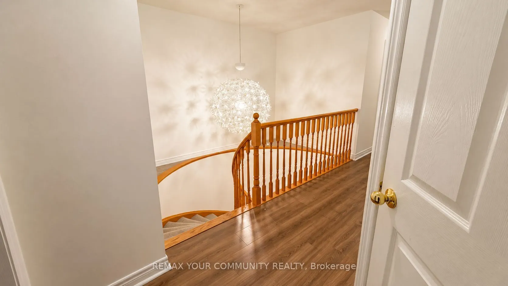 8 Edgemont Court