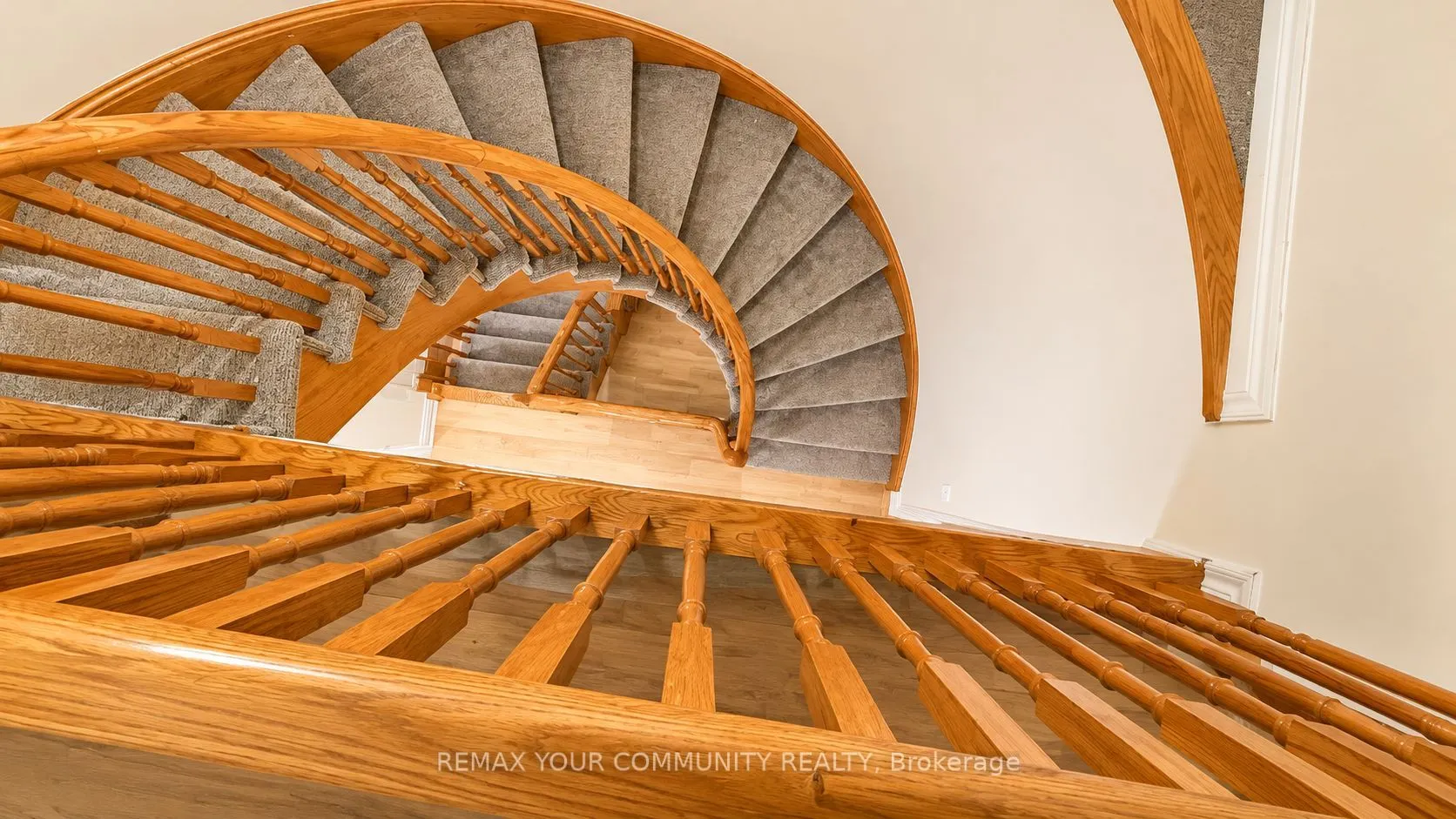8 Edgemont Court