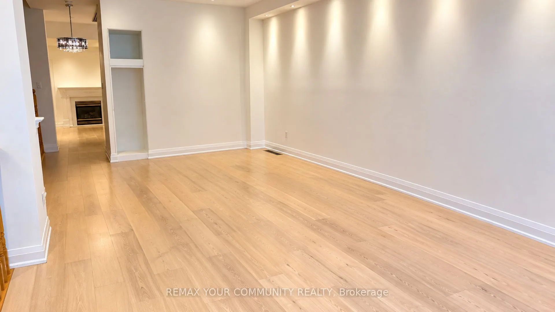8 Edgemont Court