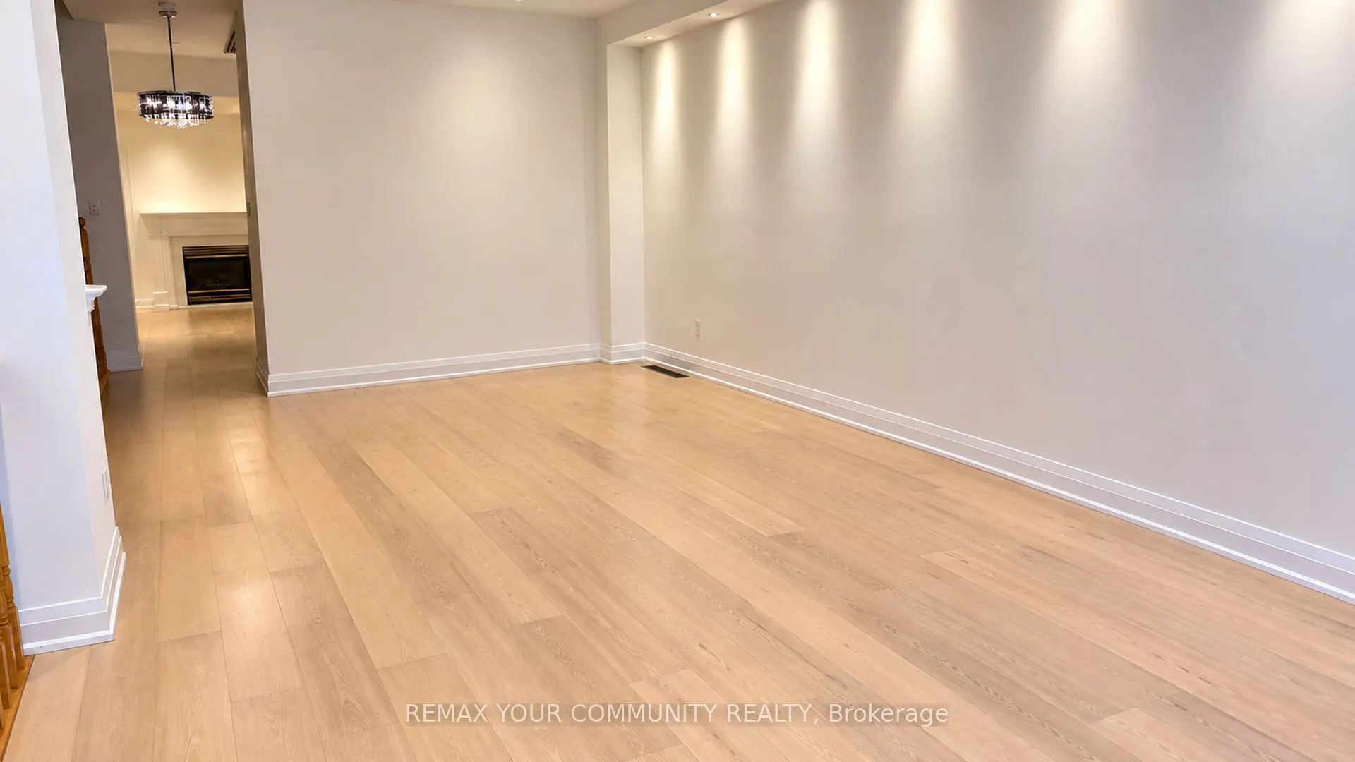 8 Edgemont Court