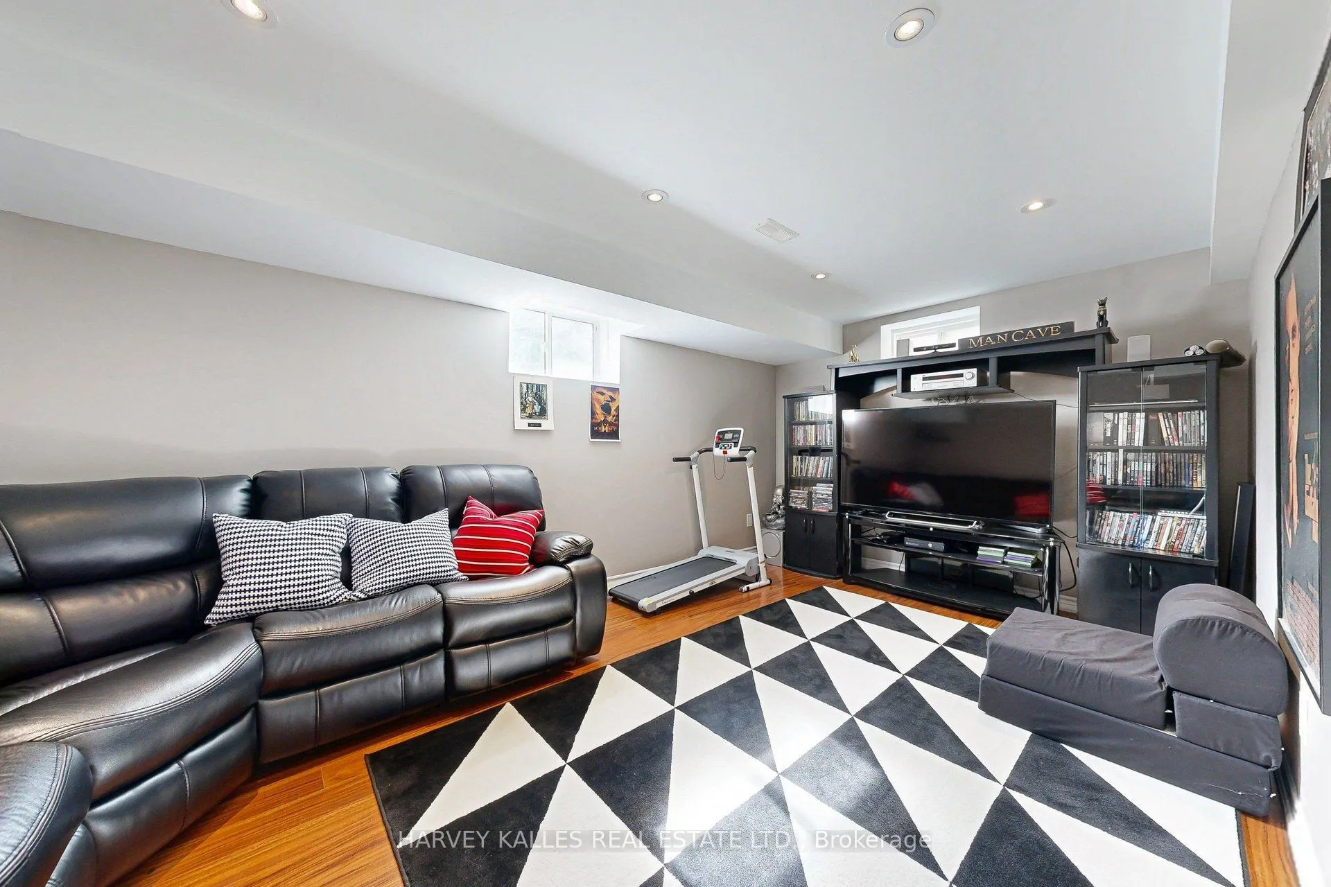 314 Dowson Loop