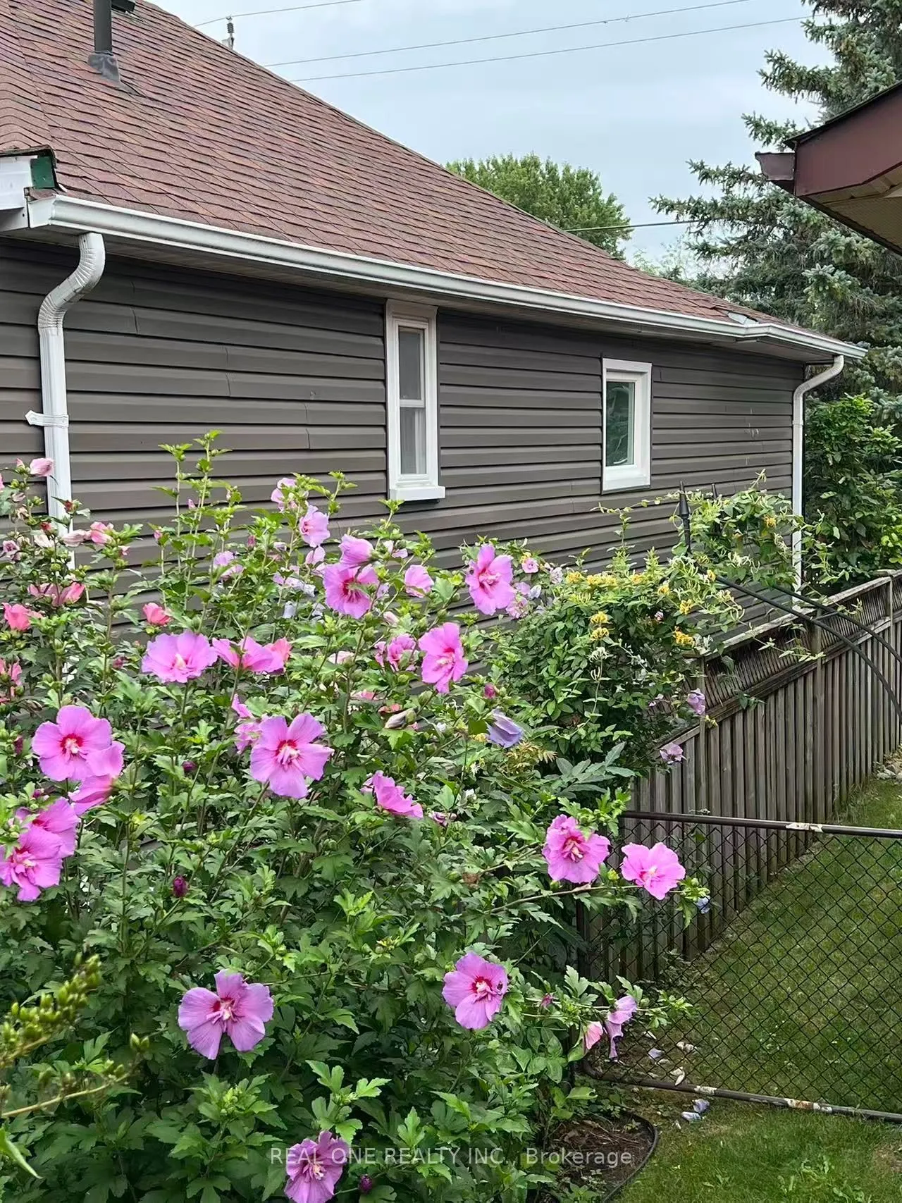 84 Riverglen Drive