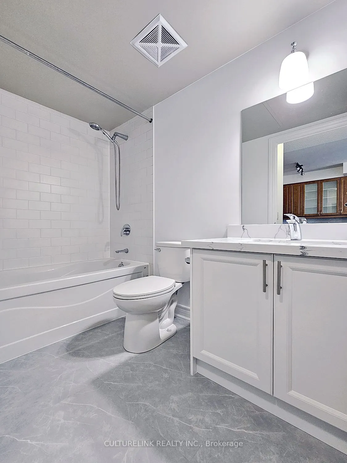 1 Upper Duke Crescent #401