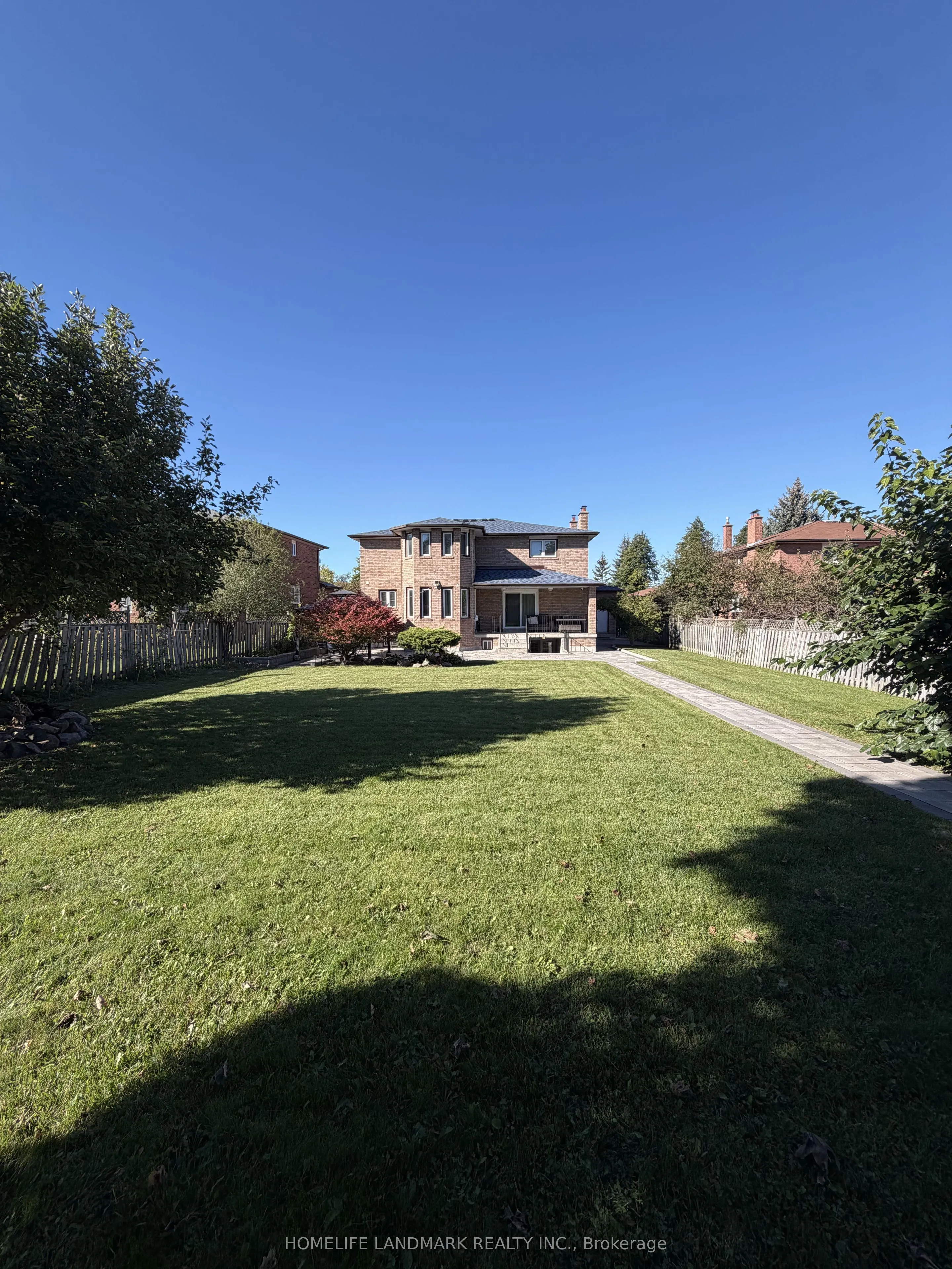 11 Ravenhill Crescent