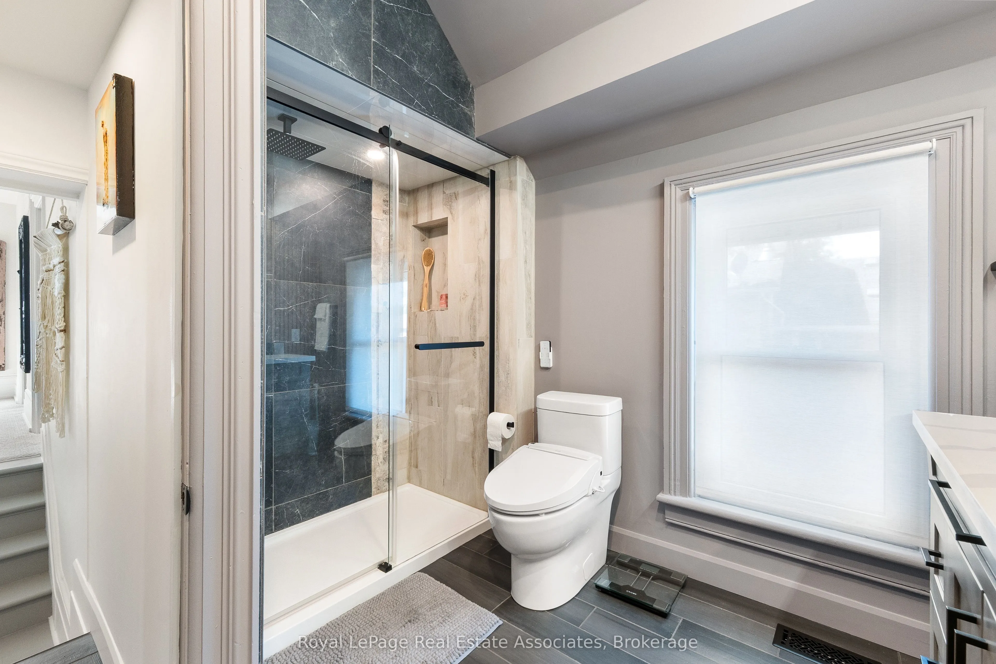 52 Cameron Street E